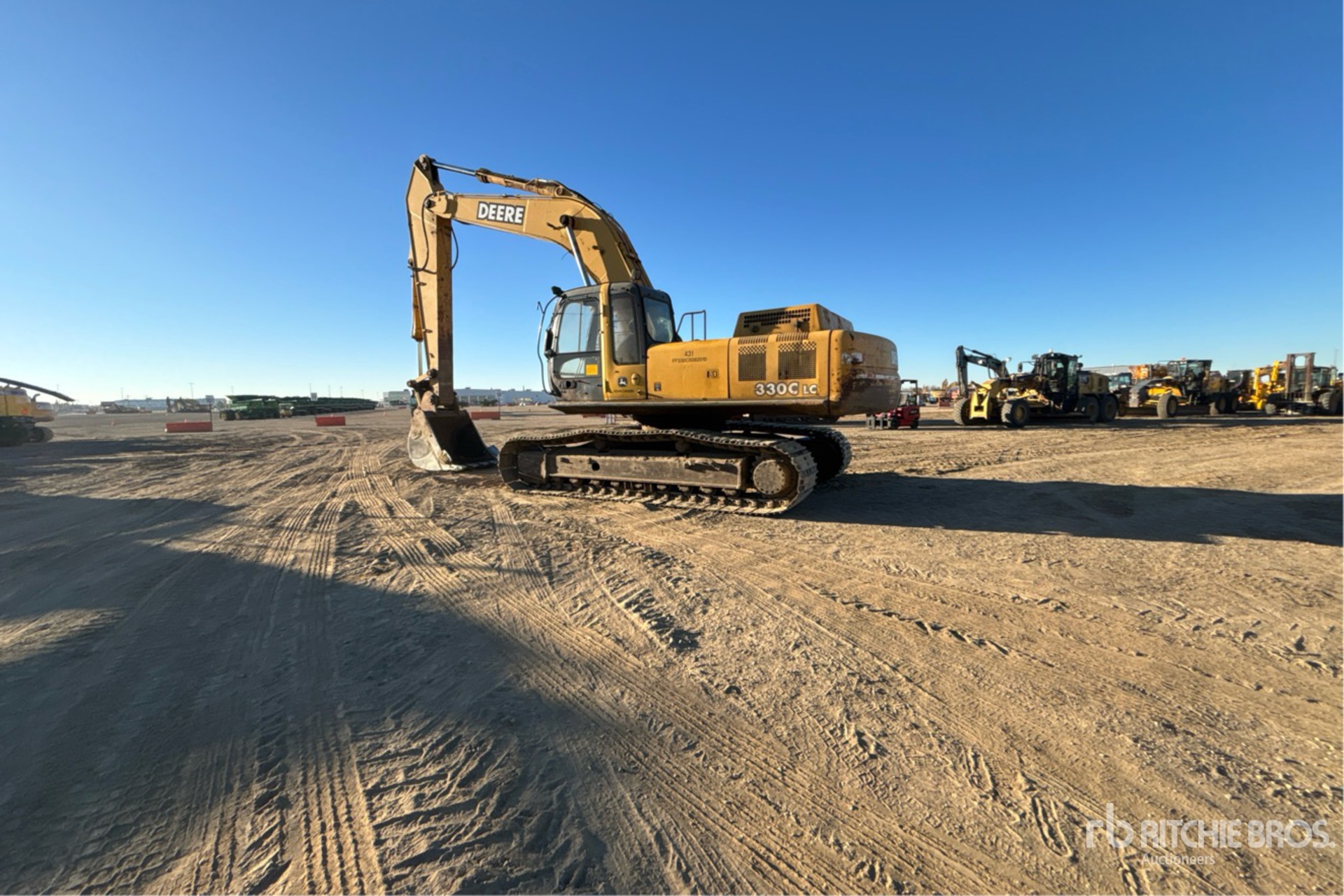 2002 John Deere 330C LC