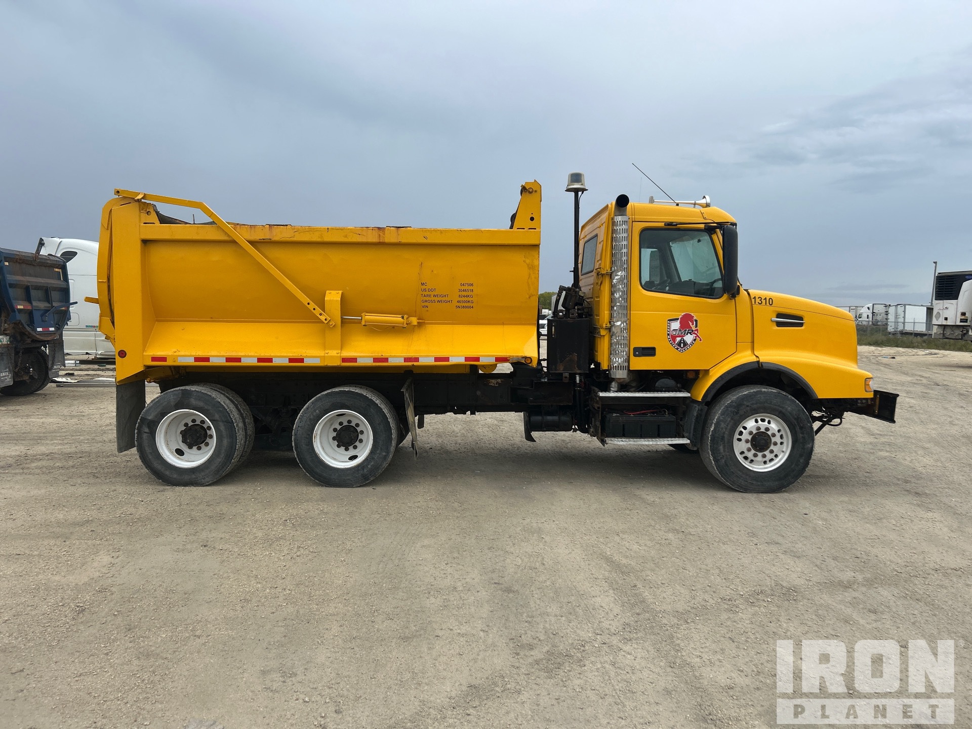 2005 Volvo VHD