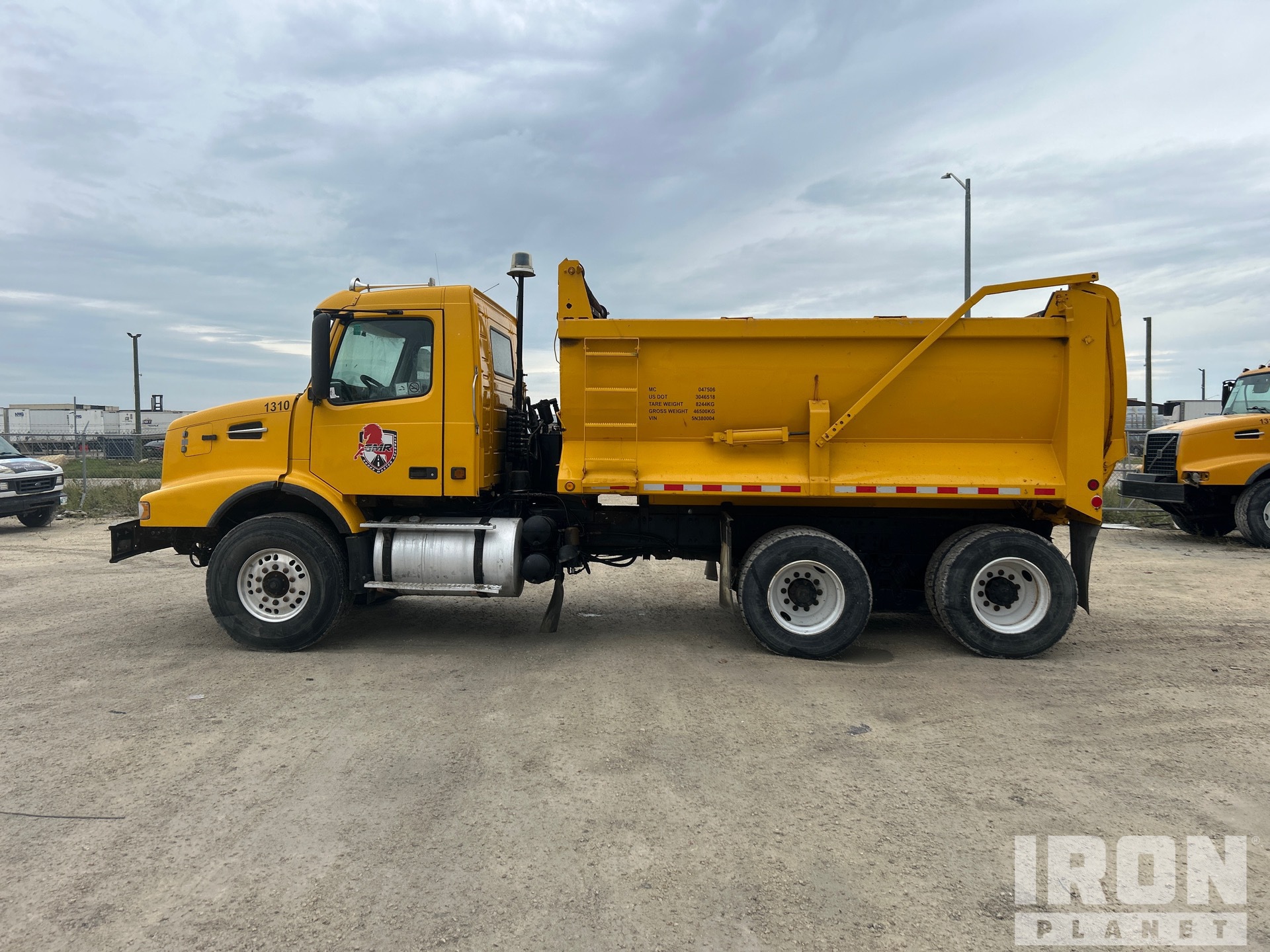 2005 Volvo VHD