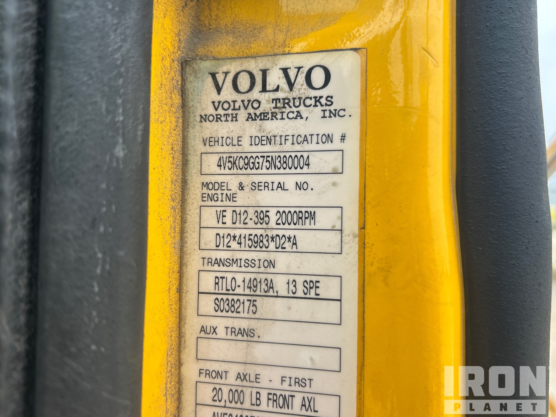 2005 Volvo VHD