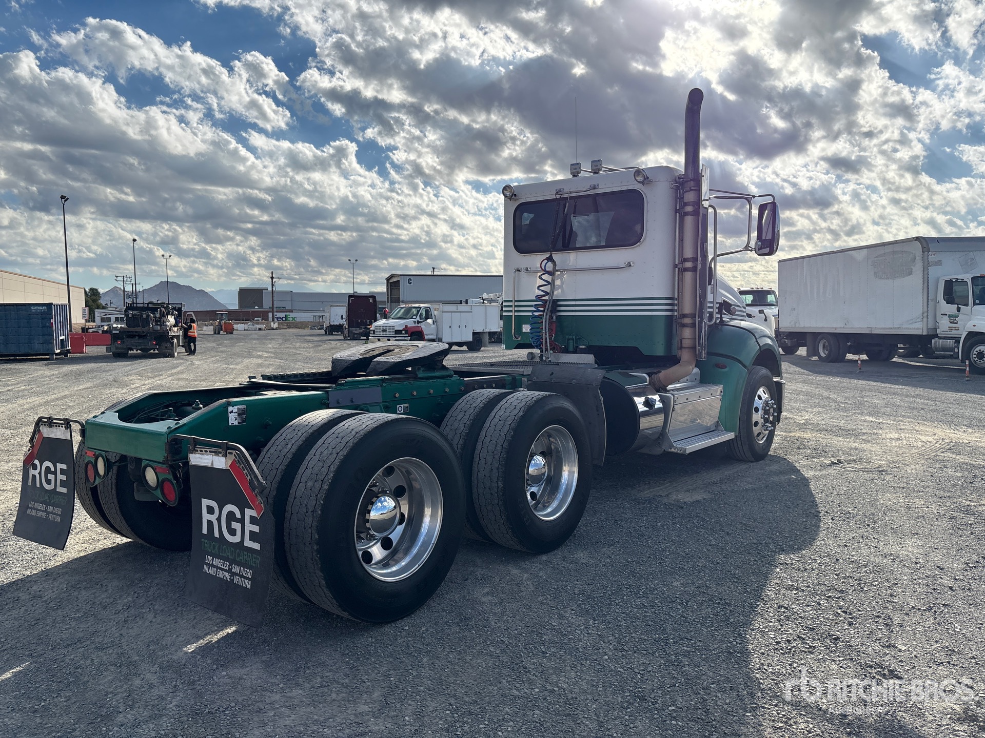 2013 Peterbilt 384