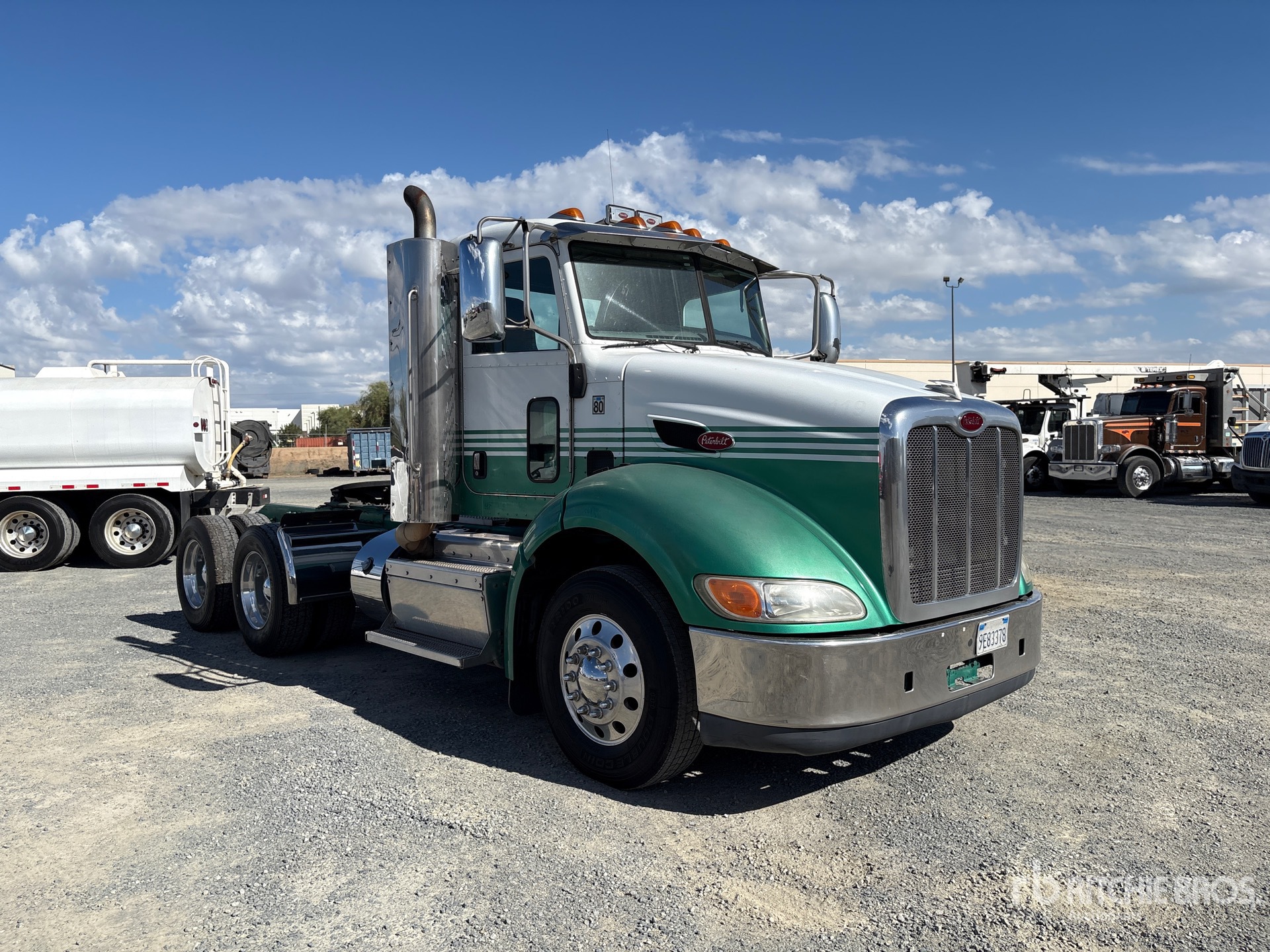 2013 Peterbilt 384
