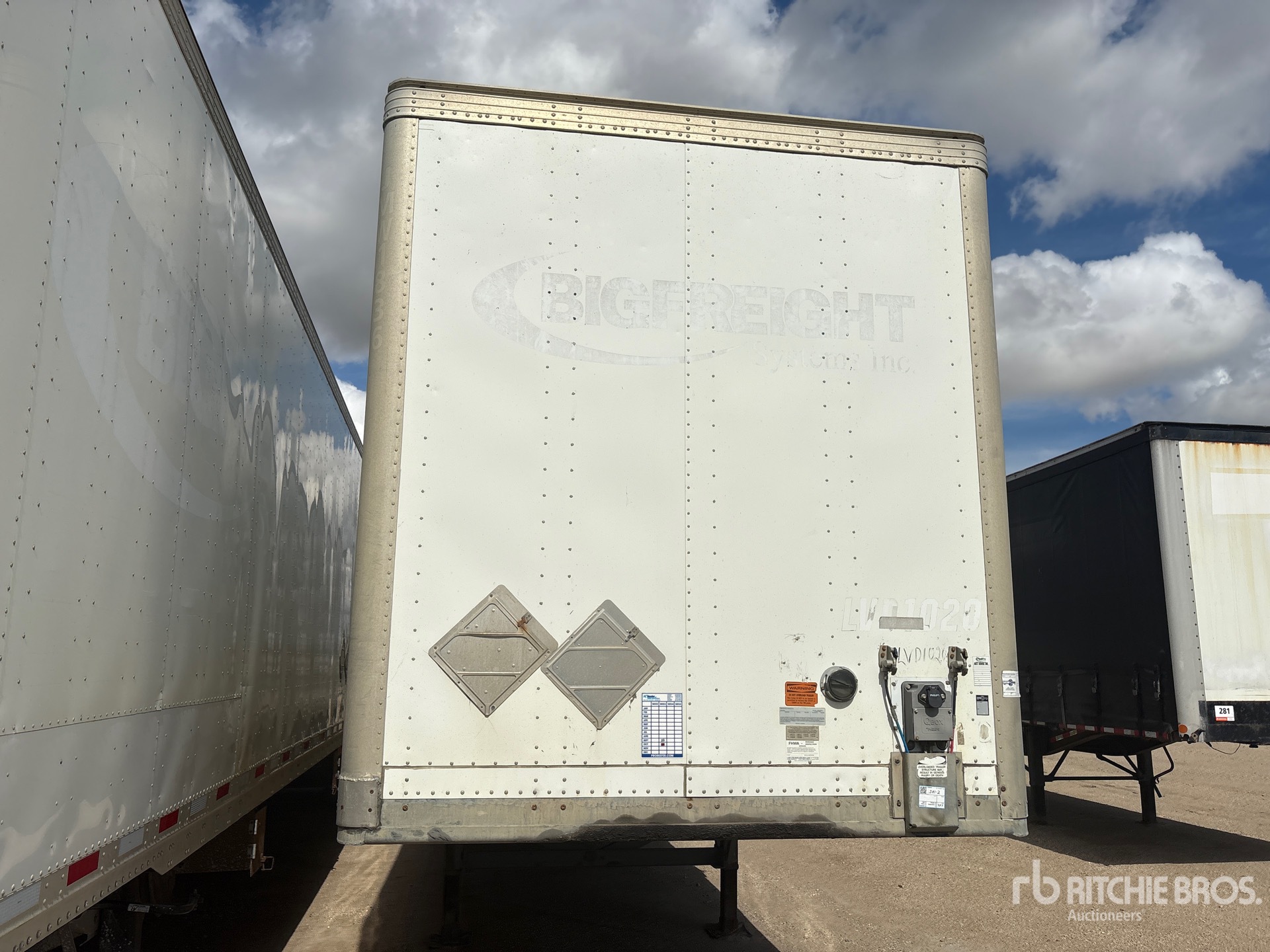 2013 Vanguard 53 ft x 102 in T/A