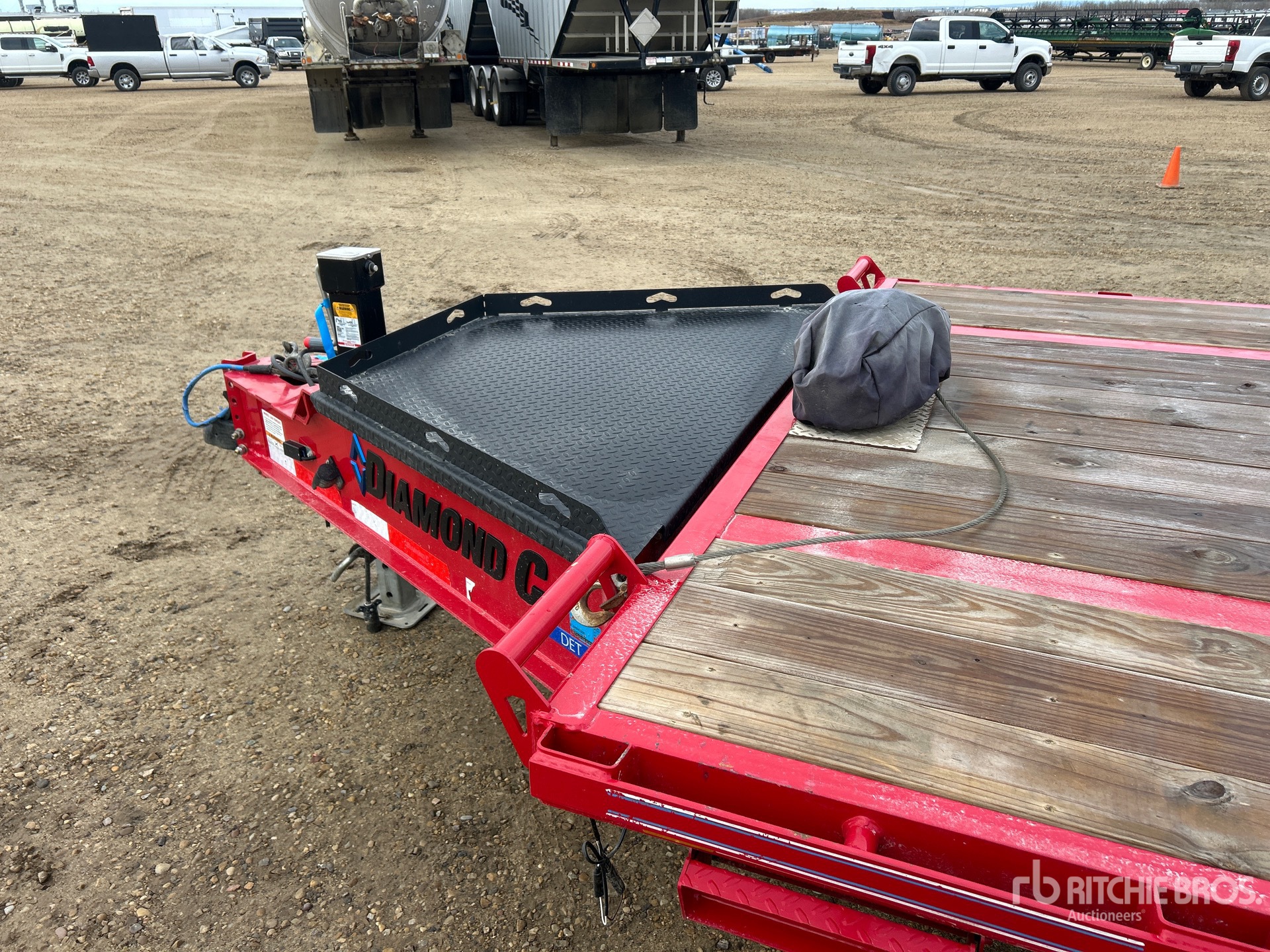 2026 Road Clipper 9900 lb 24 ft T/A