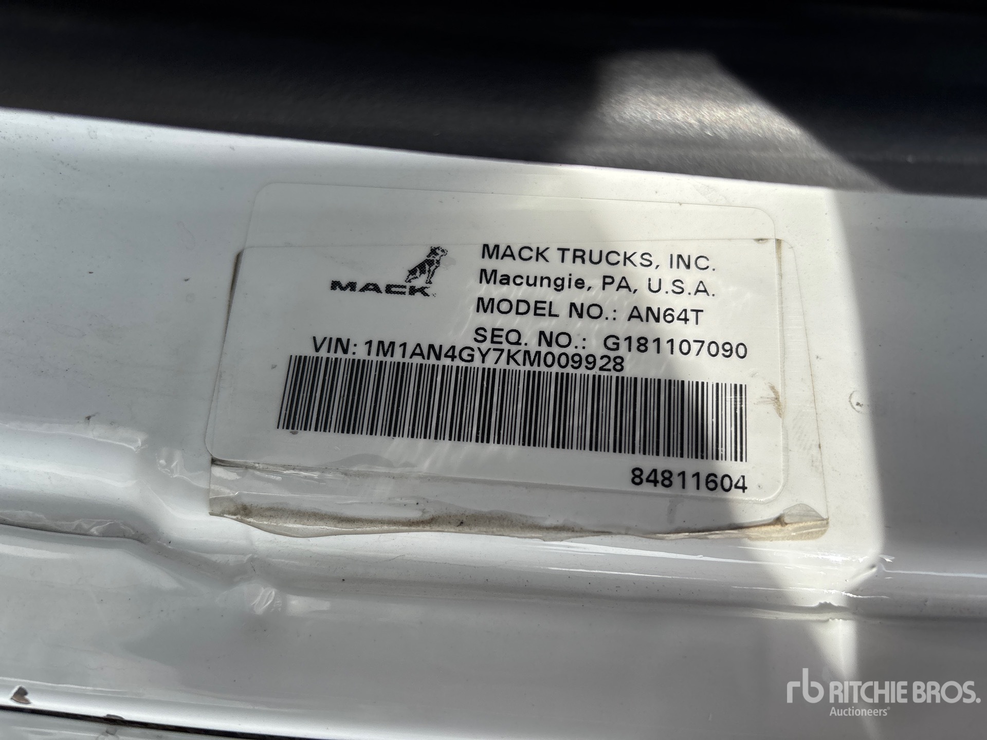 2019 Mack AN64T