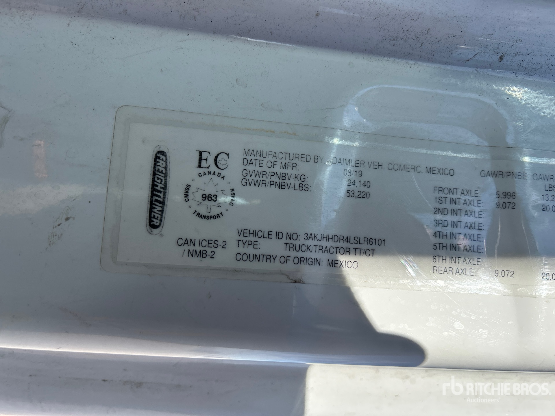 2020 Freightliner CASCADIA 126