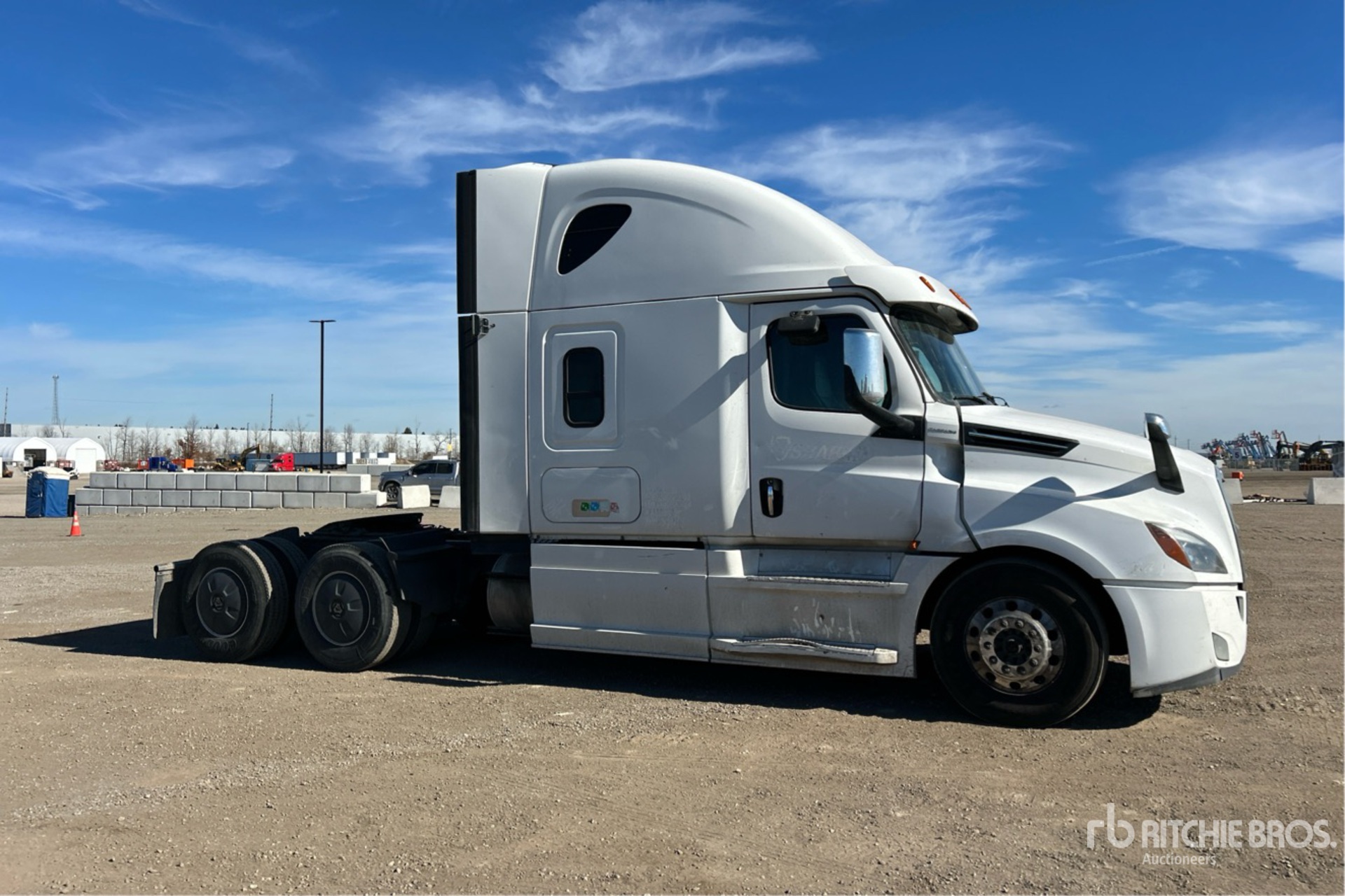 2020 Freightliner CASCADIA 126