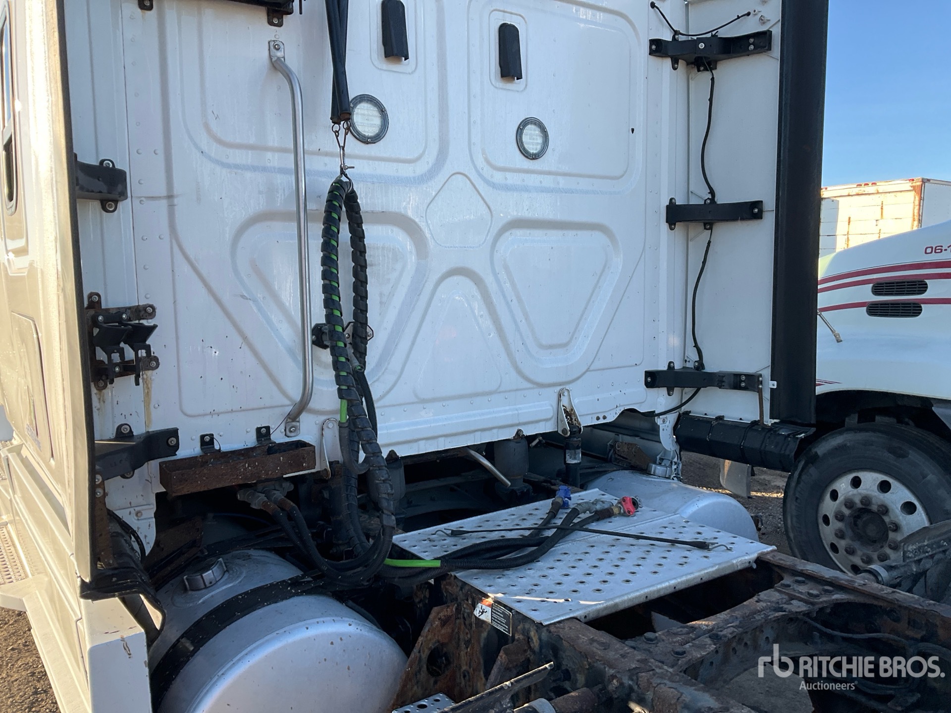2019 Freightliner CASCADIA 126