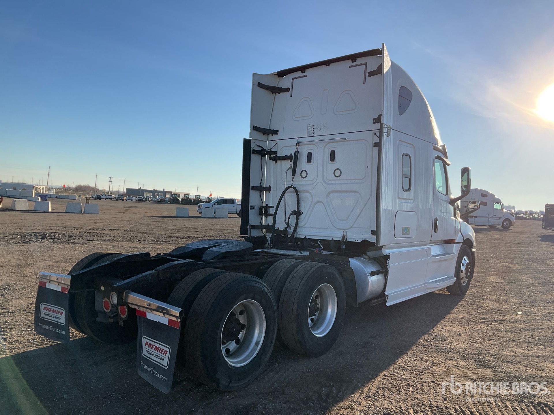 2019 Freightliner CASCADIA 126