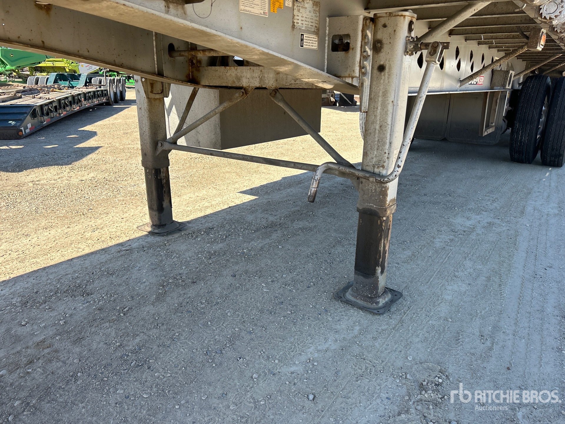 2020 Doepker 32 FT SUPER B-TRAIN LEAD