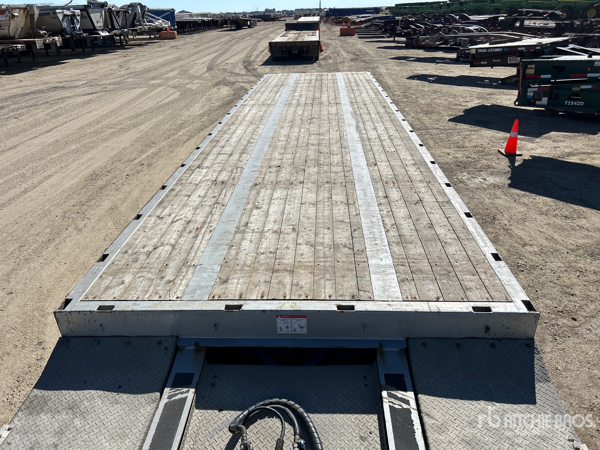 2020 Doepker 32 FT SUPER B-TRAIN LEAD