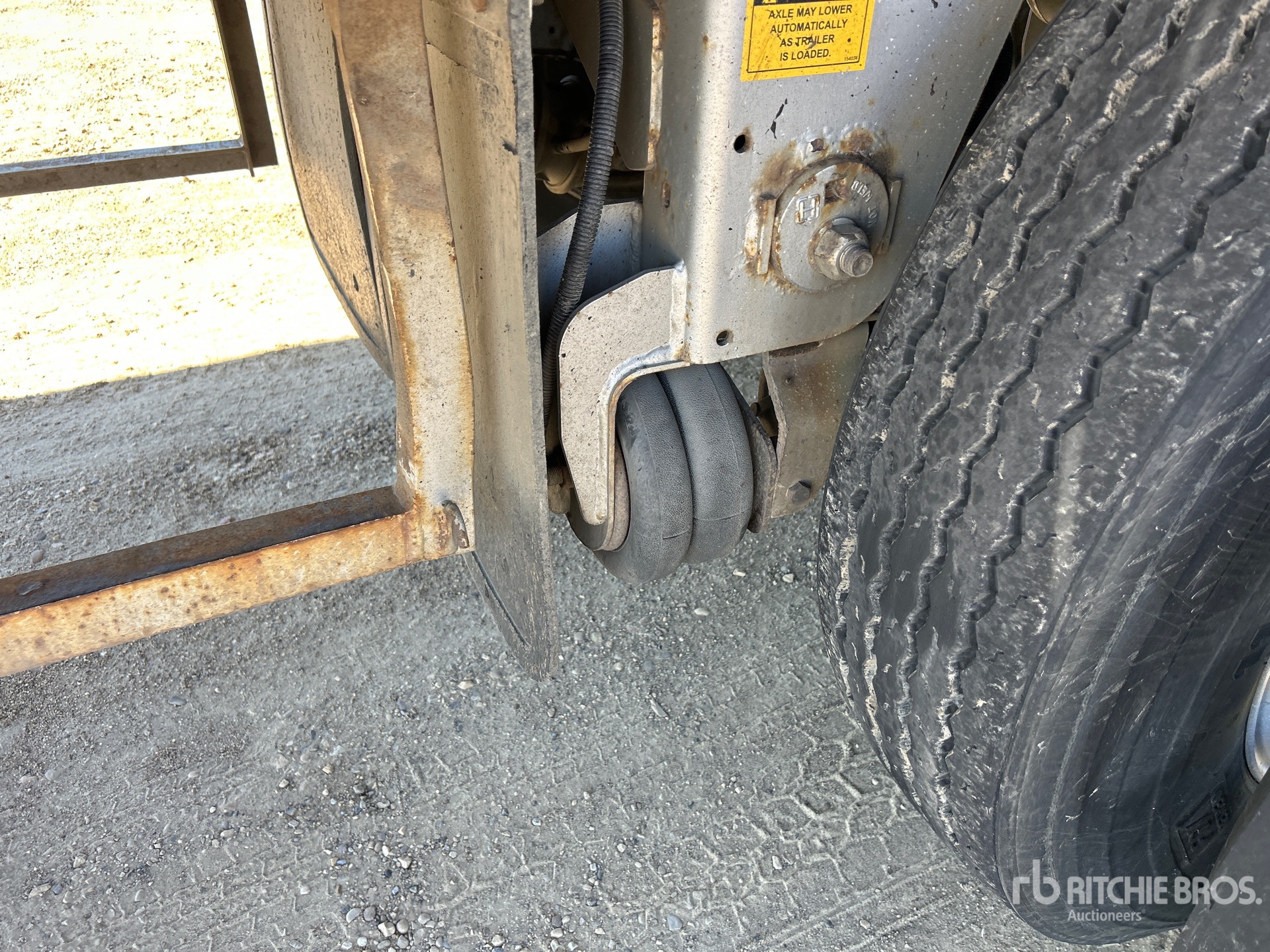 2020 Doepker 32 FT SUPER B-TRAIN LEAD