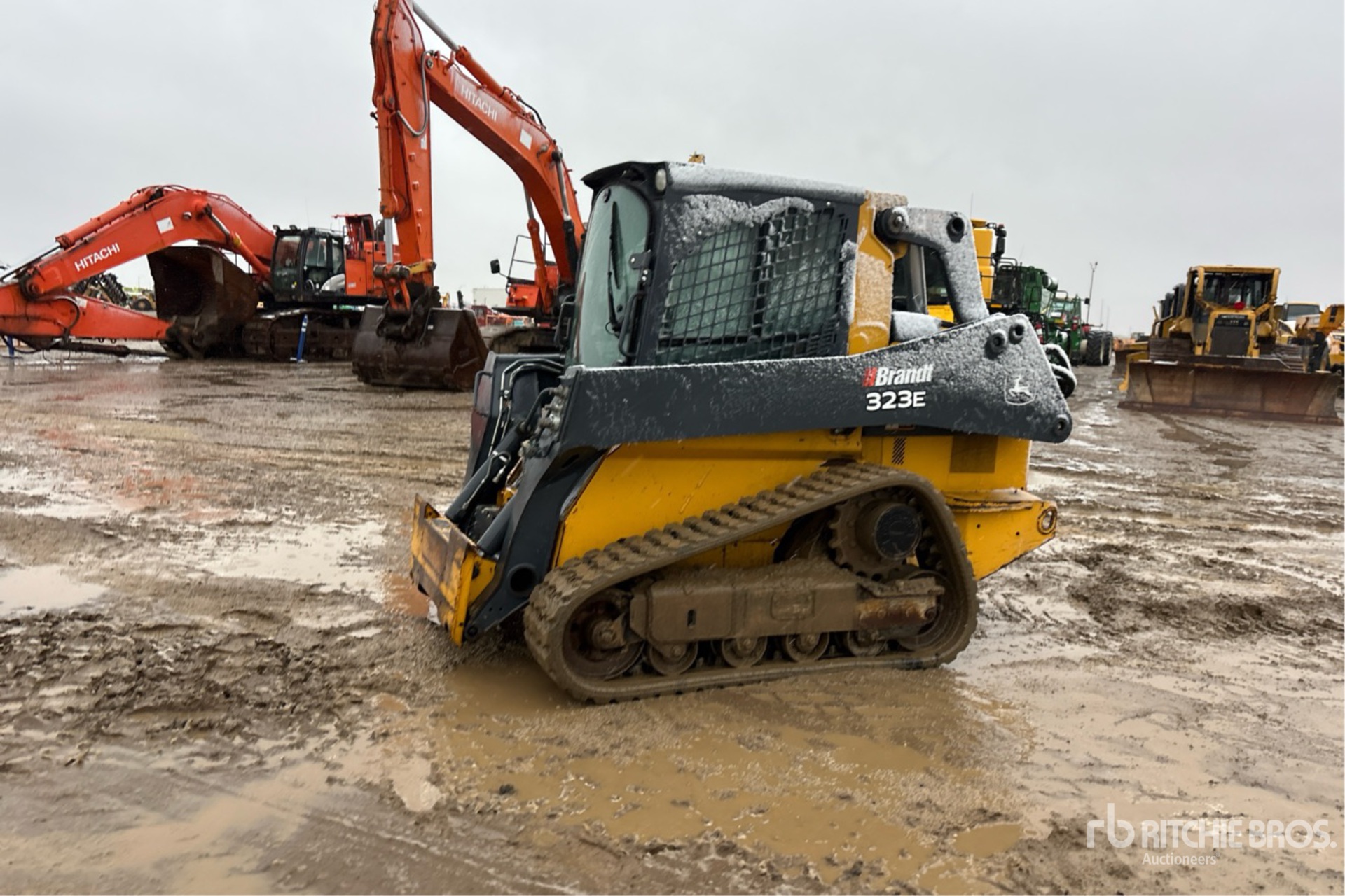 2017 John Deere 323E