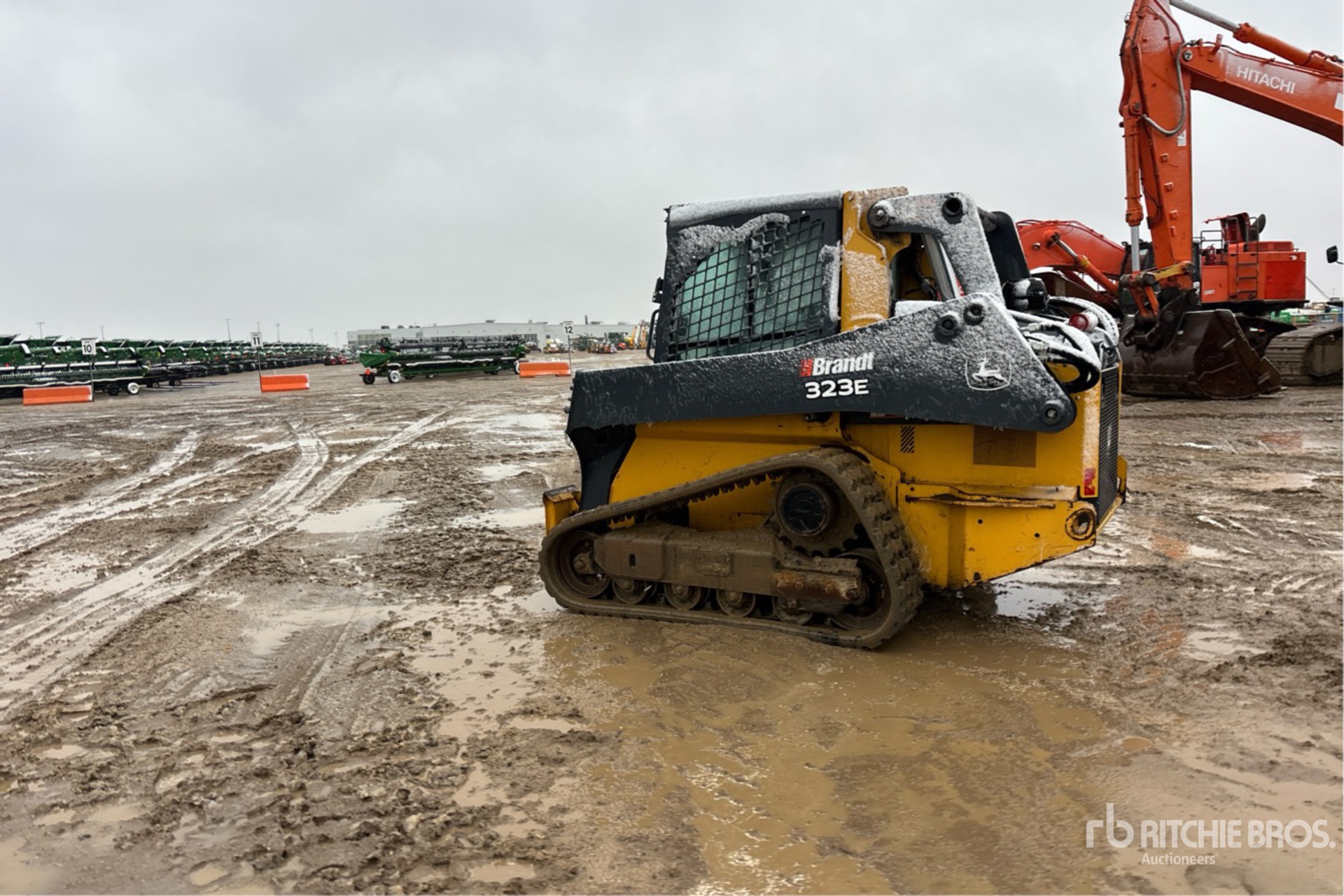 2017 John Deere 323E
