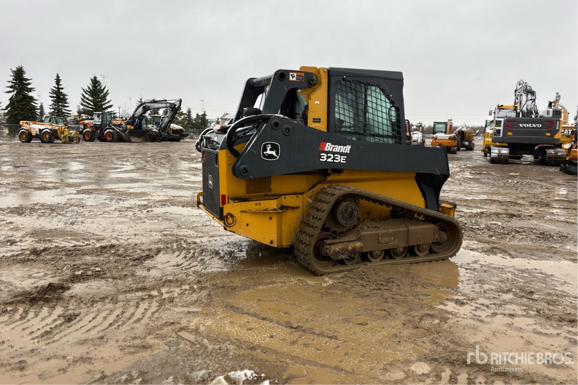 2017 John Deere 323E