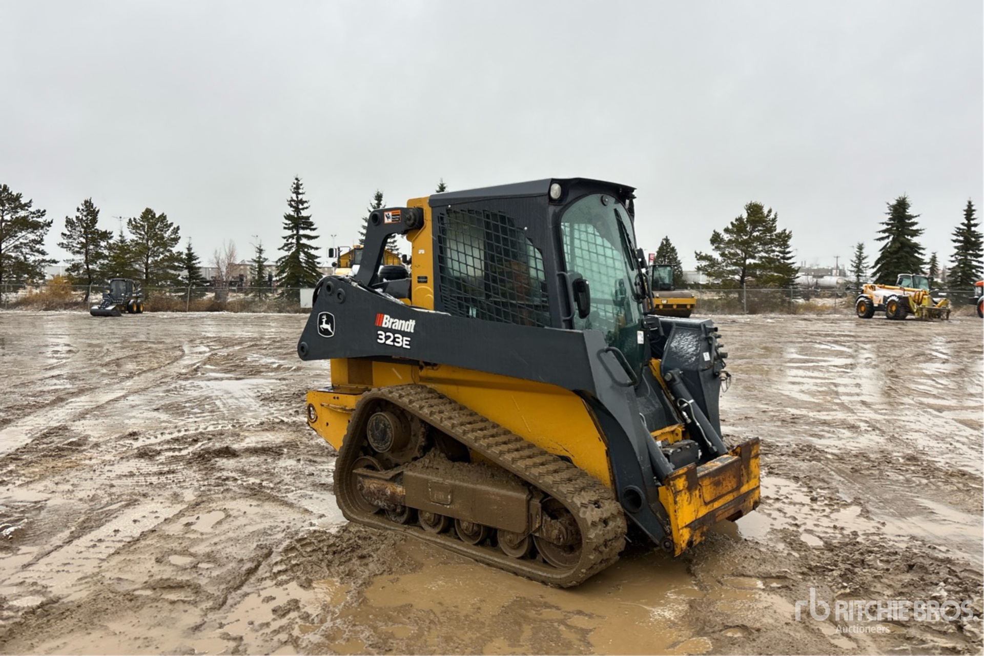 2017 John Deere 323E