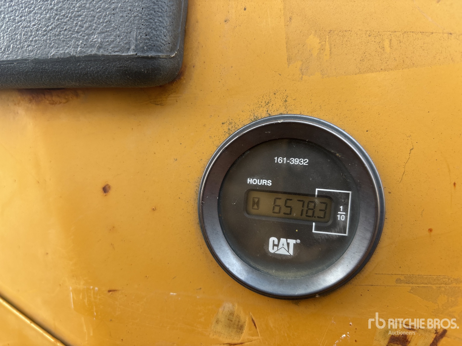 2005 Caterpillar D4G XL