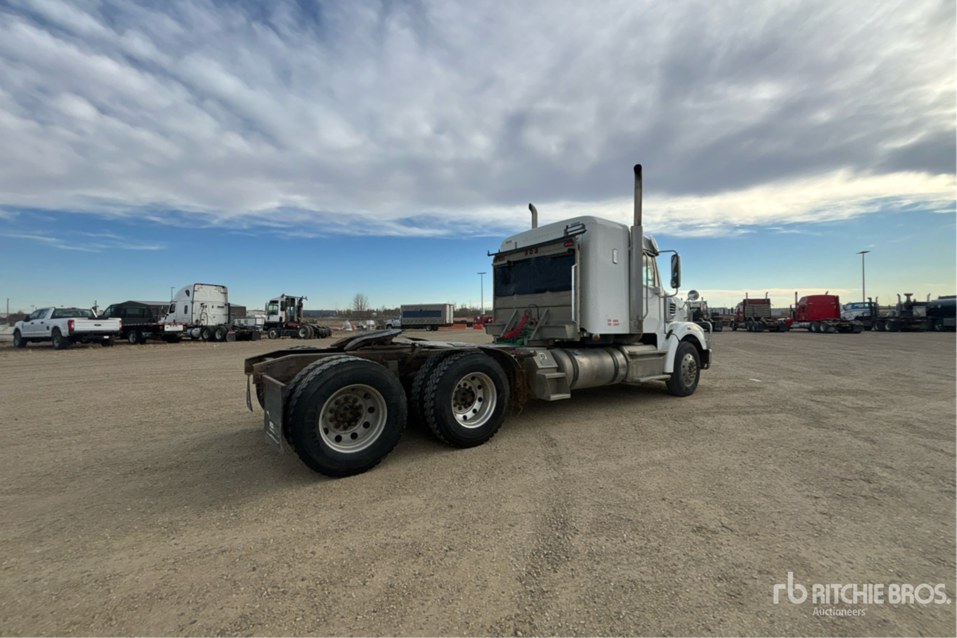 2013 Freightliner CORONADO 122