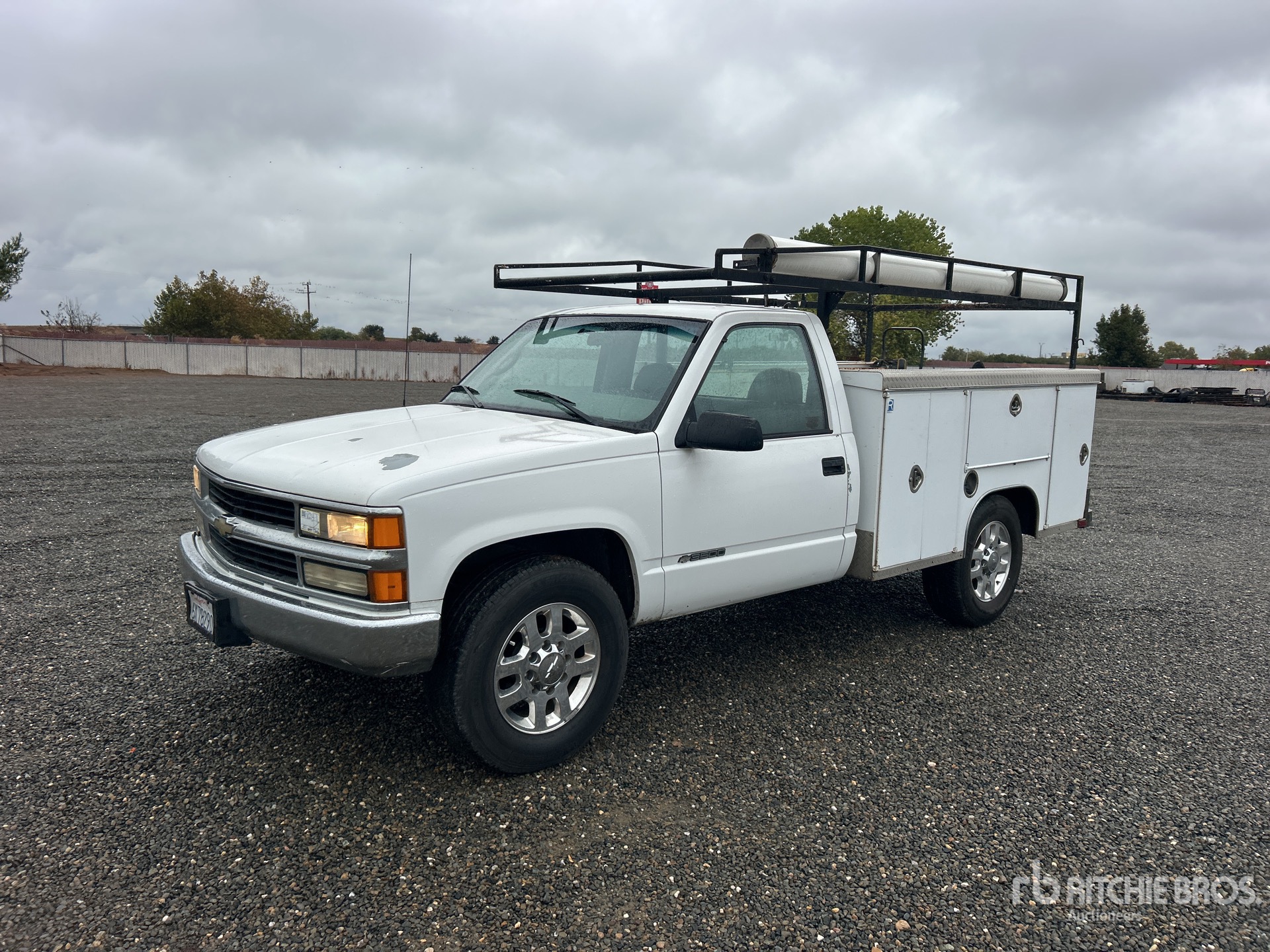 Photo of 2000 Chevrolet 3500