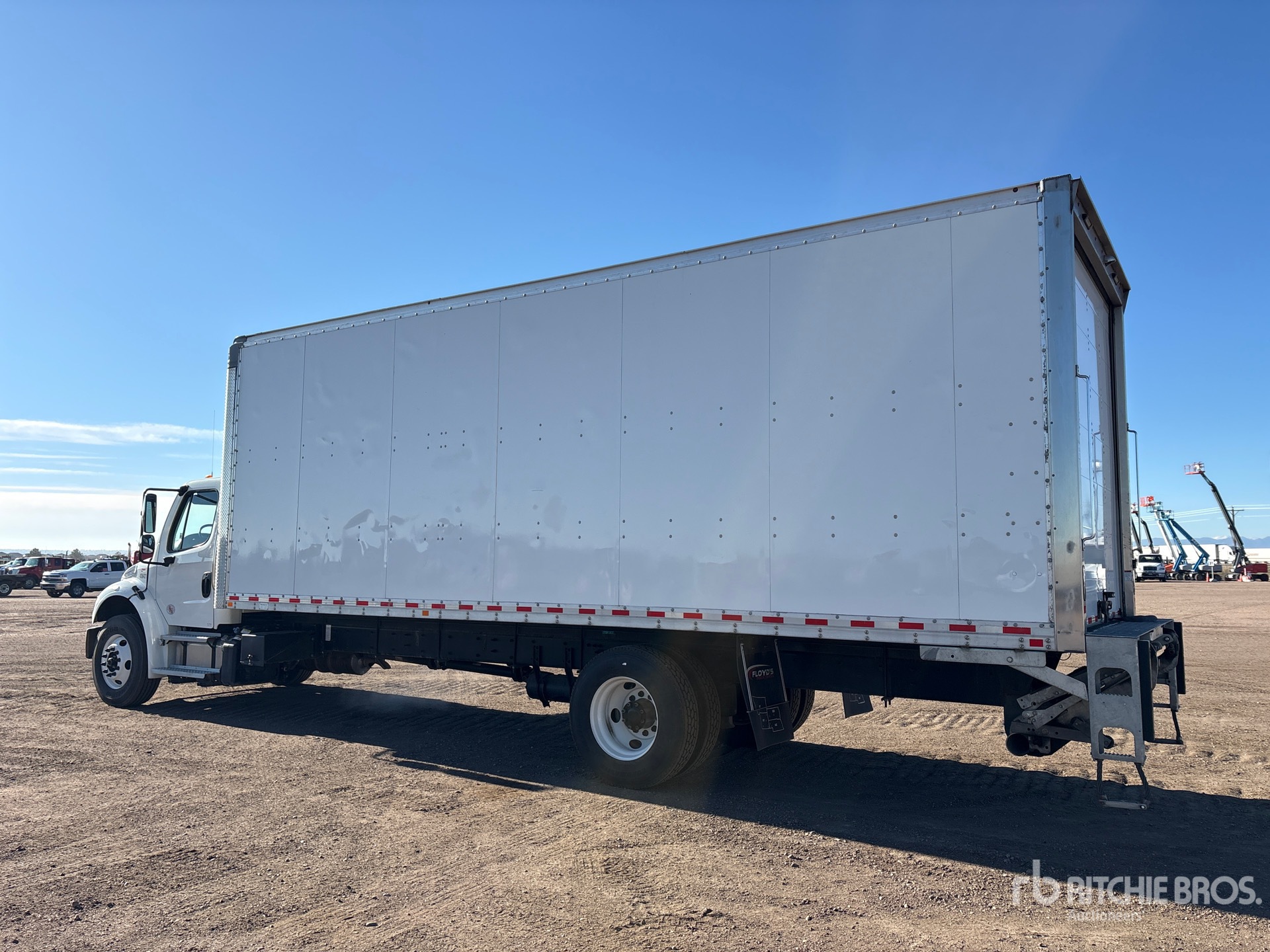 2023 Freightliner M2106
