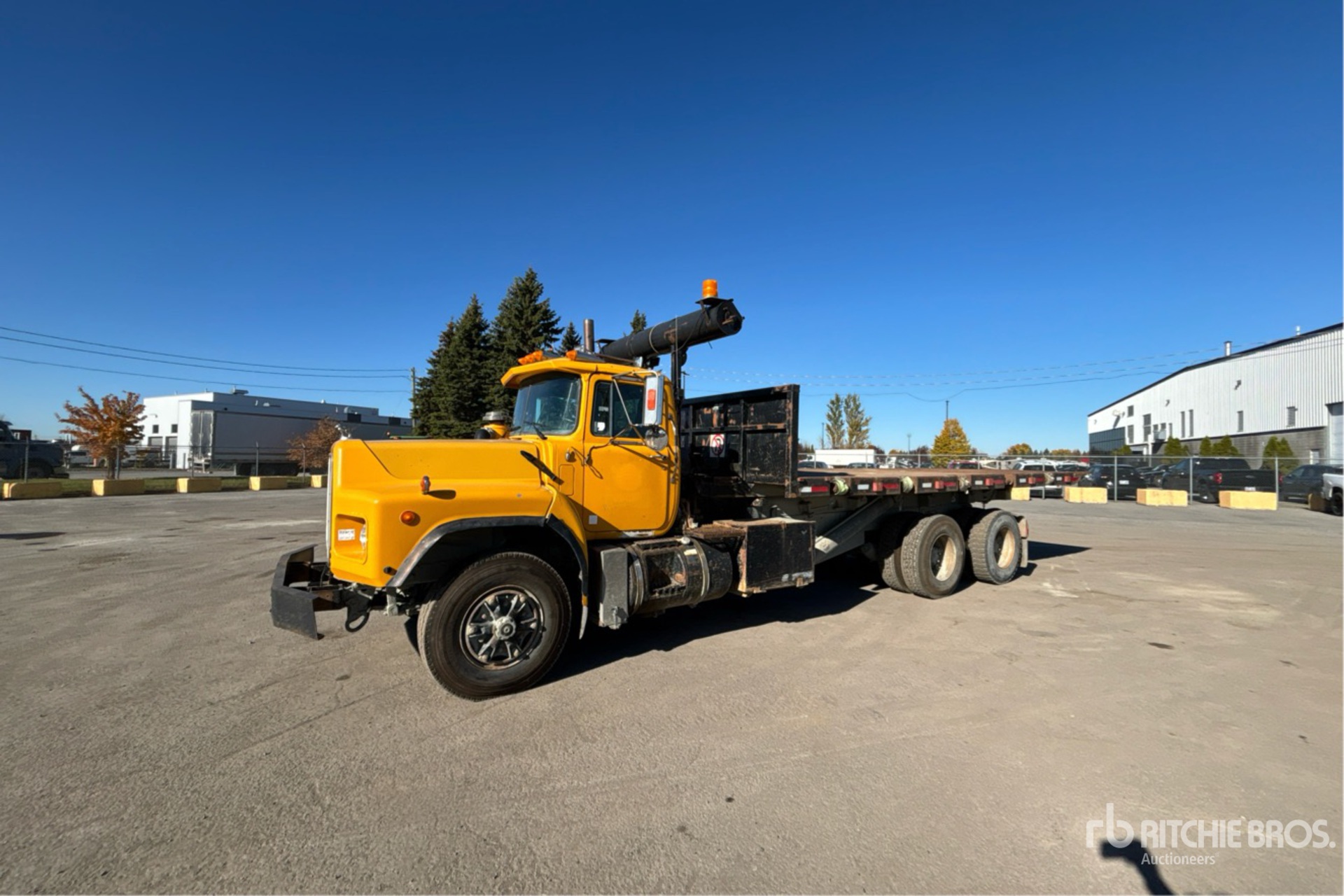 1992 Mack RB690S