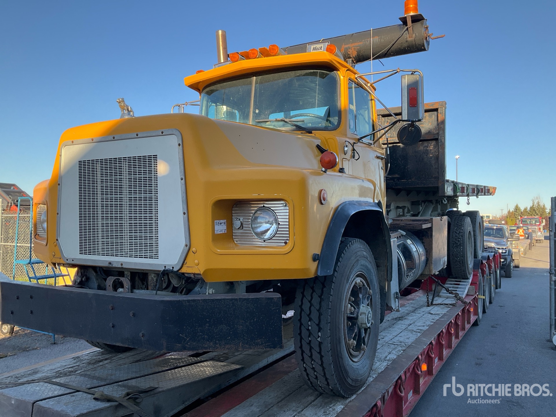 1992 Mack RB690S