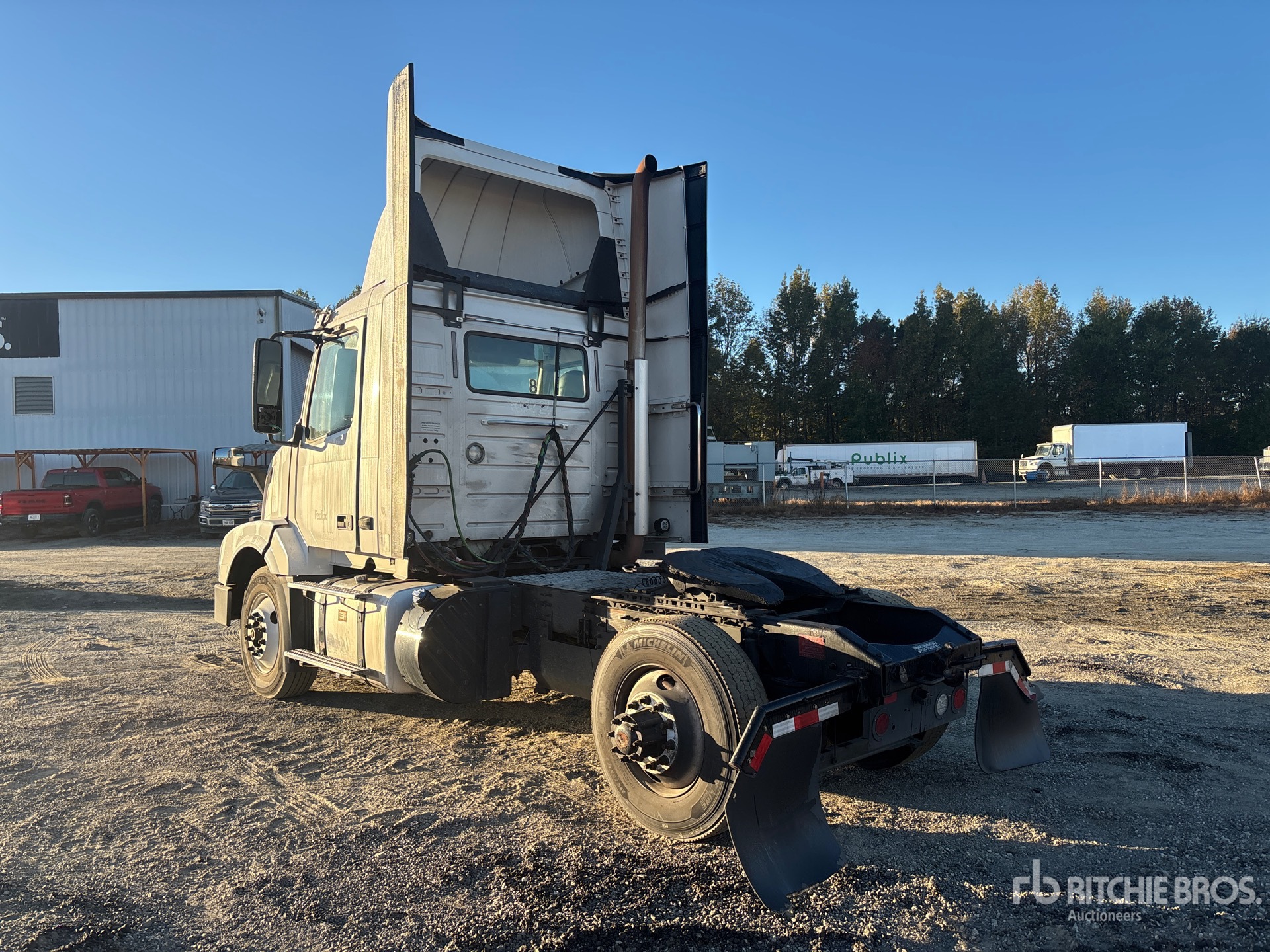 2017 Volvo VNL42T