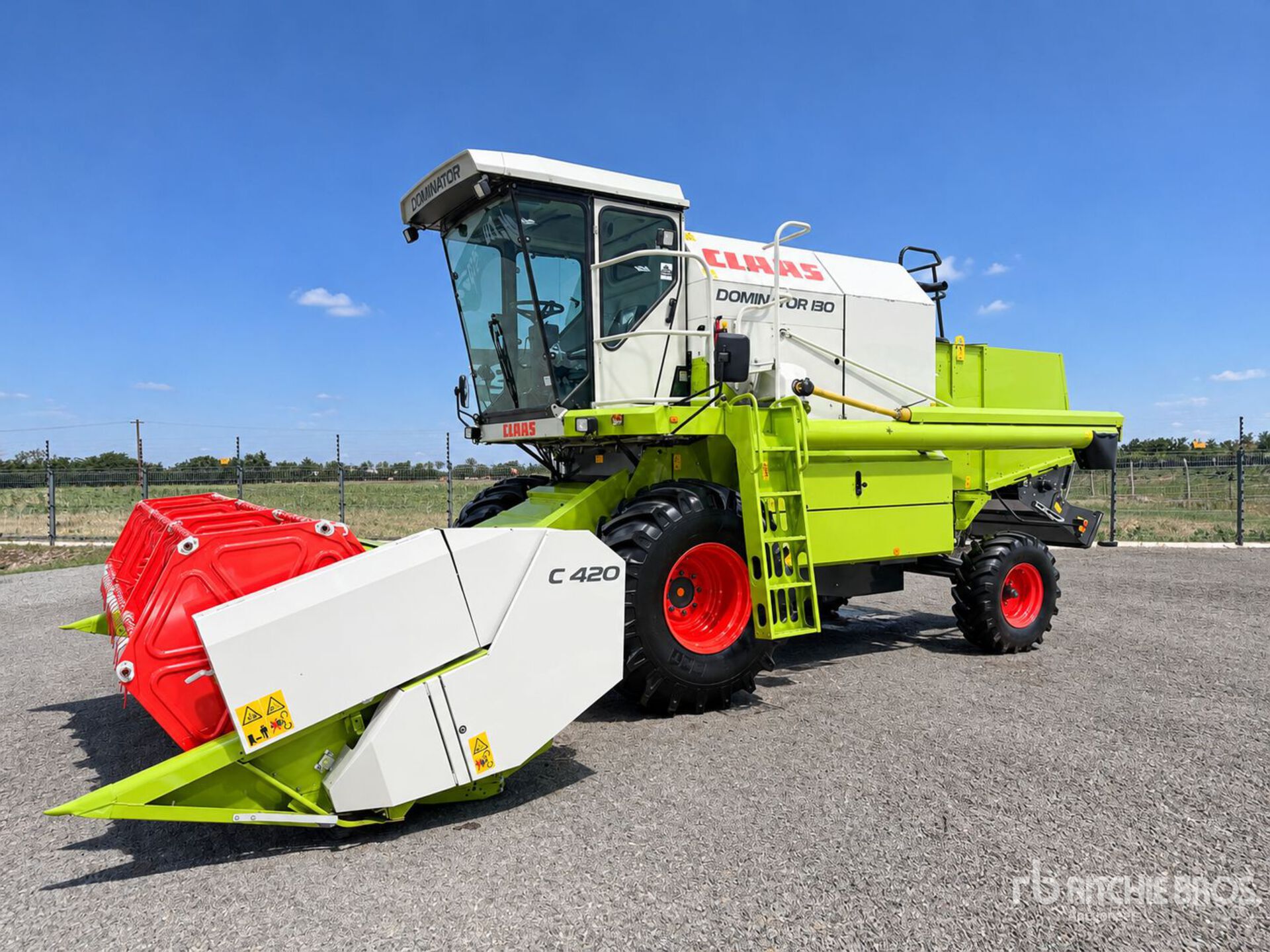Photo of 2023 Claas DOMINATOR 130