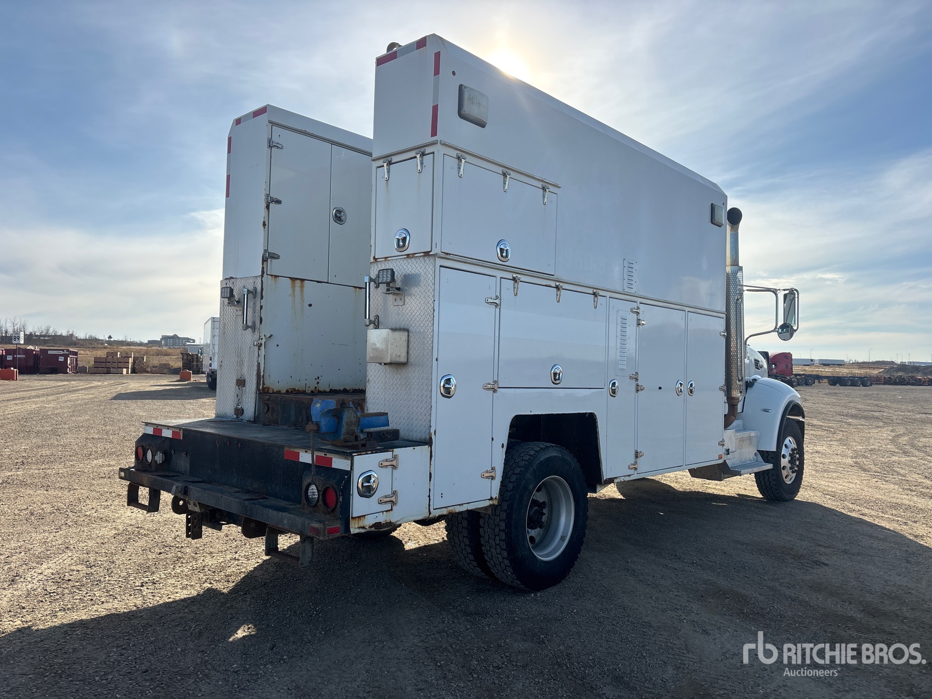2014 Peterbilt 337