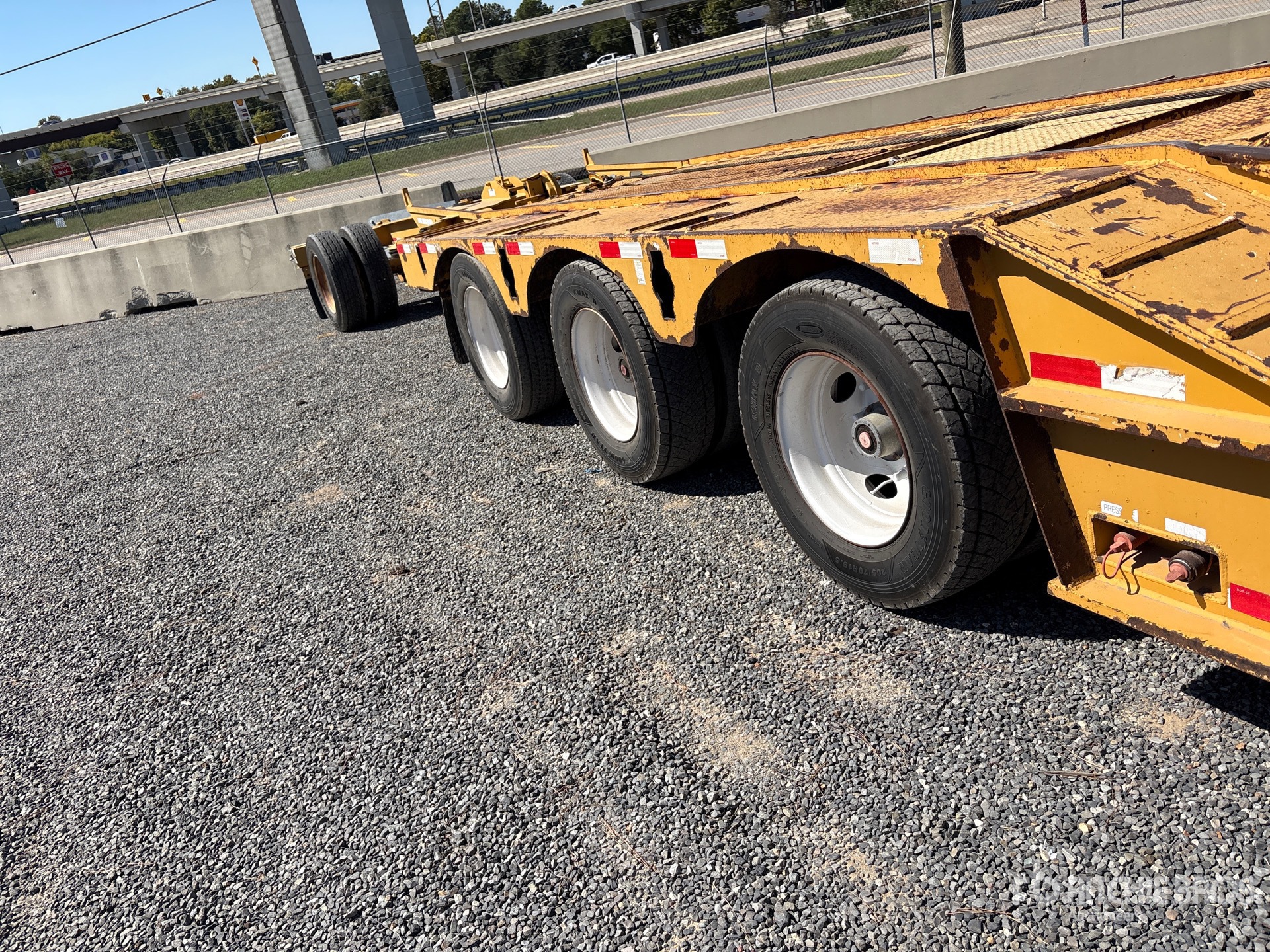 2009 Terex Load King 453/4DFPRCA