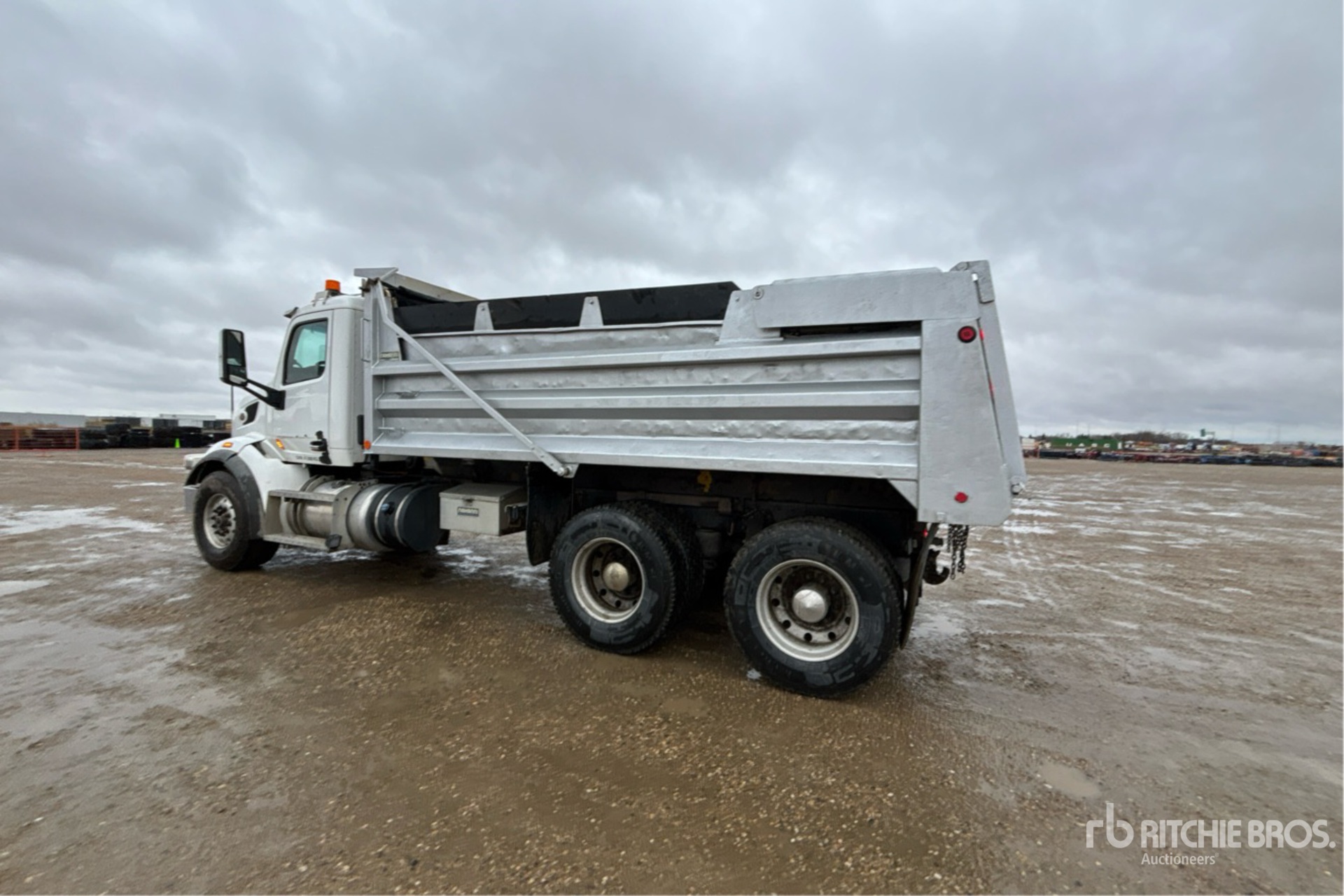 2017 Peterbilt 567