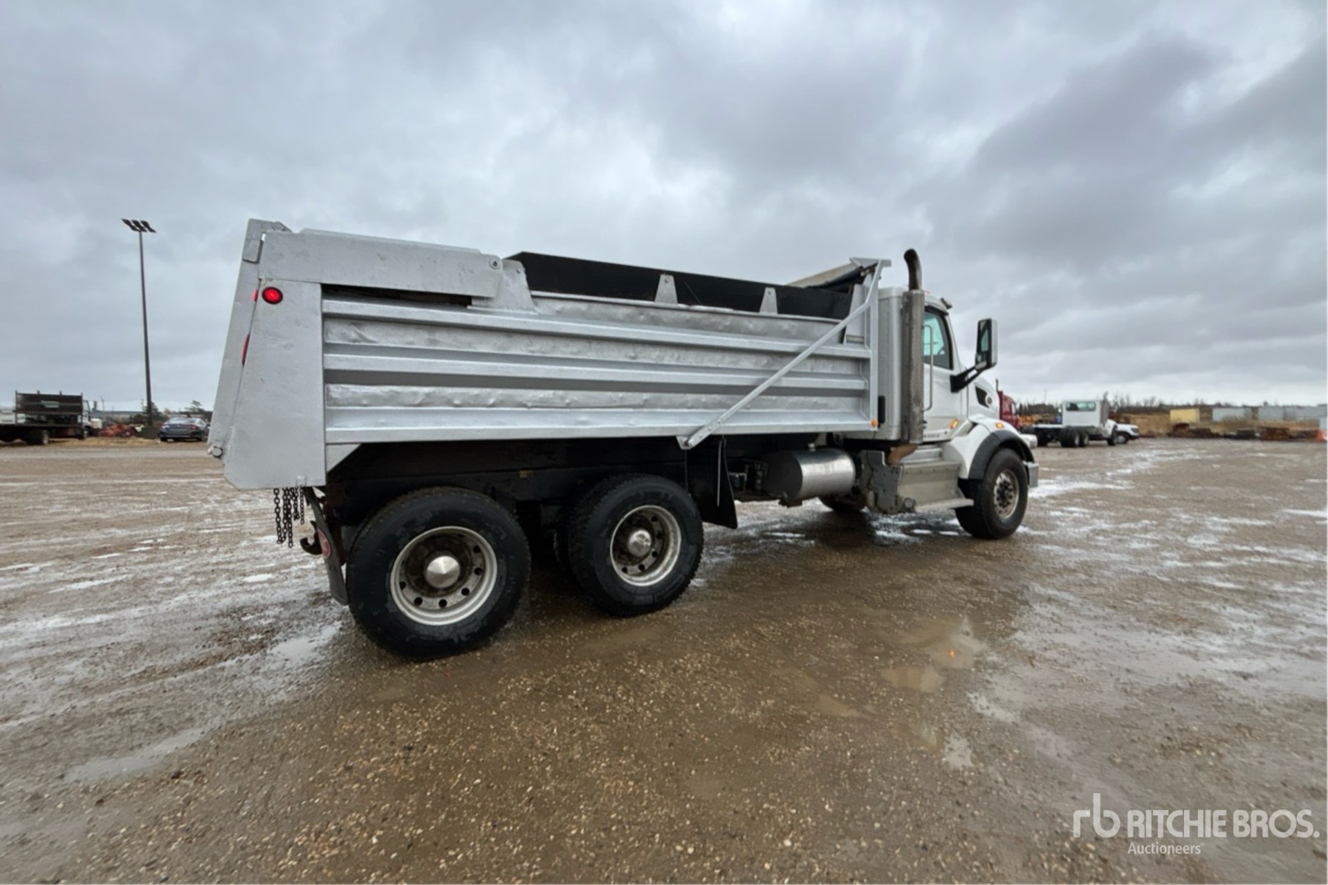2017 Peterbilt 567