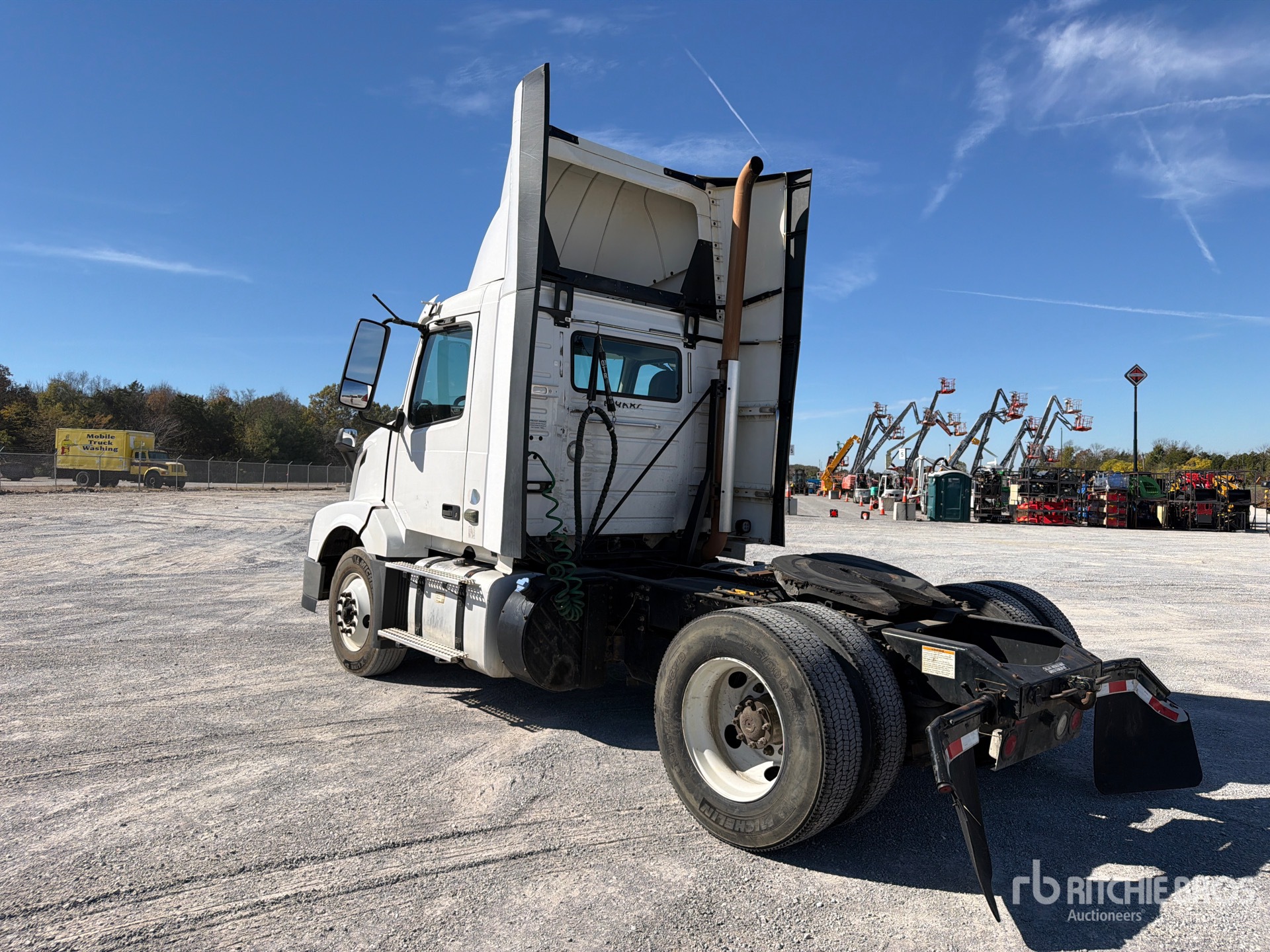 2017 Volvo VNL42T
