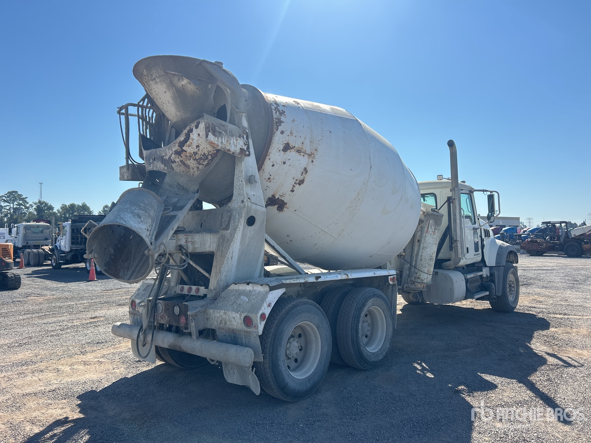 2017 Mack GU713