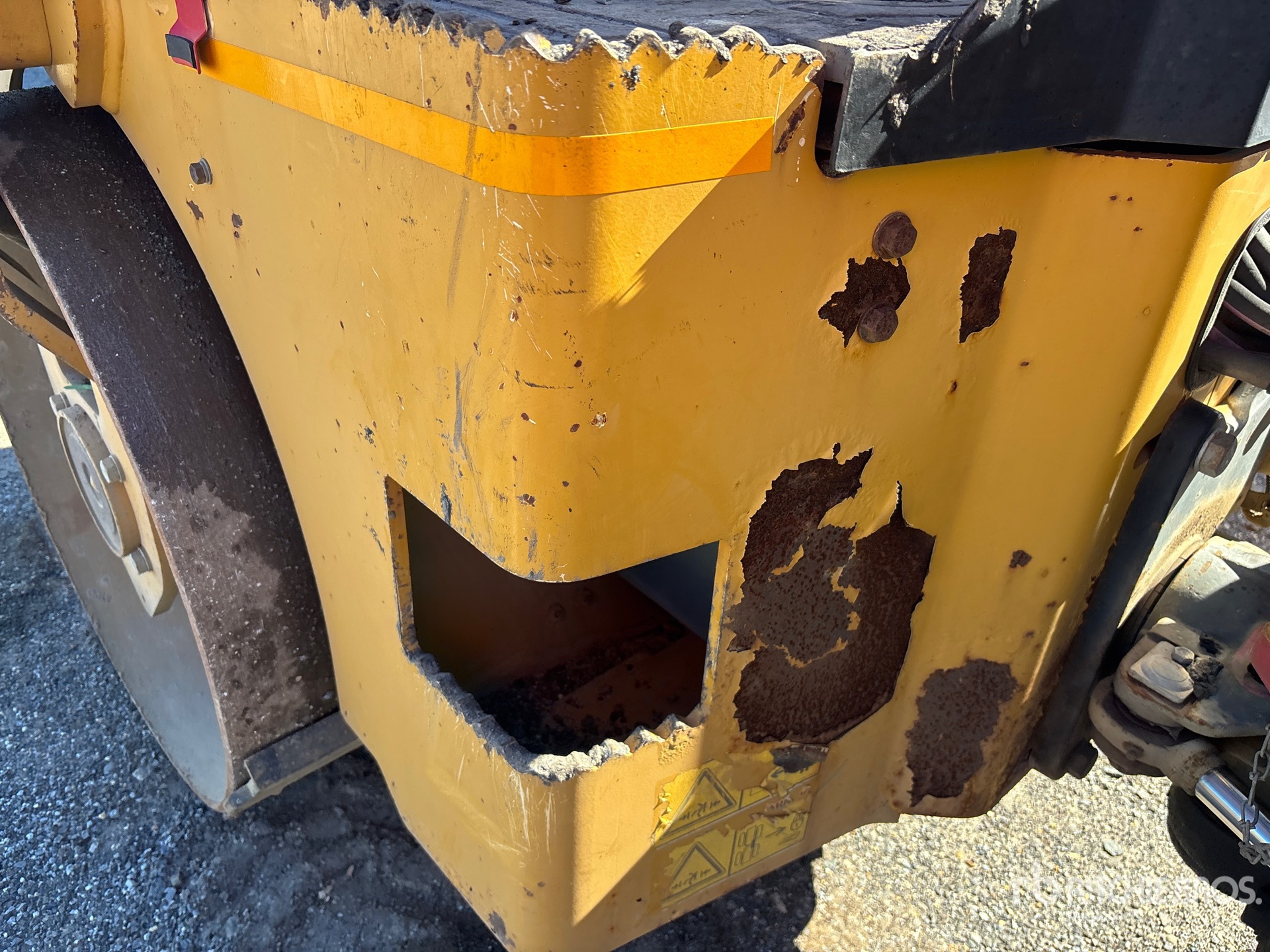 2017 Caterpillar CB34B