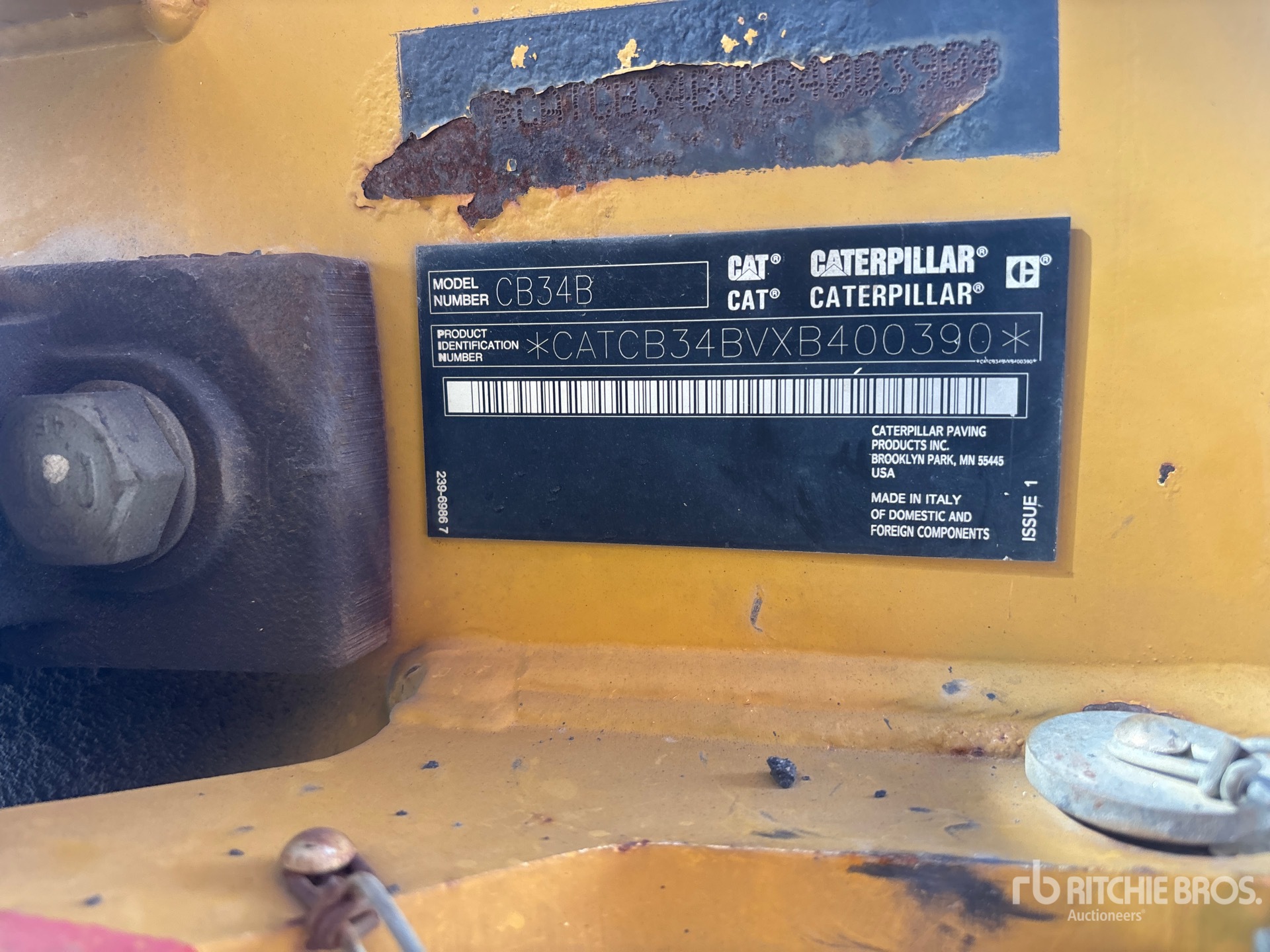 2017 Caterpillar CB34B