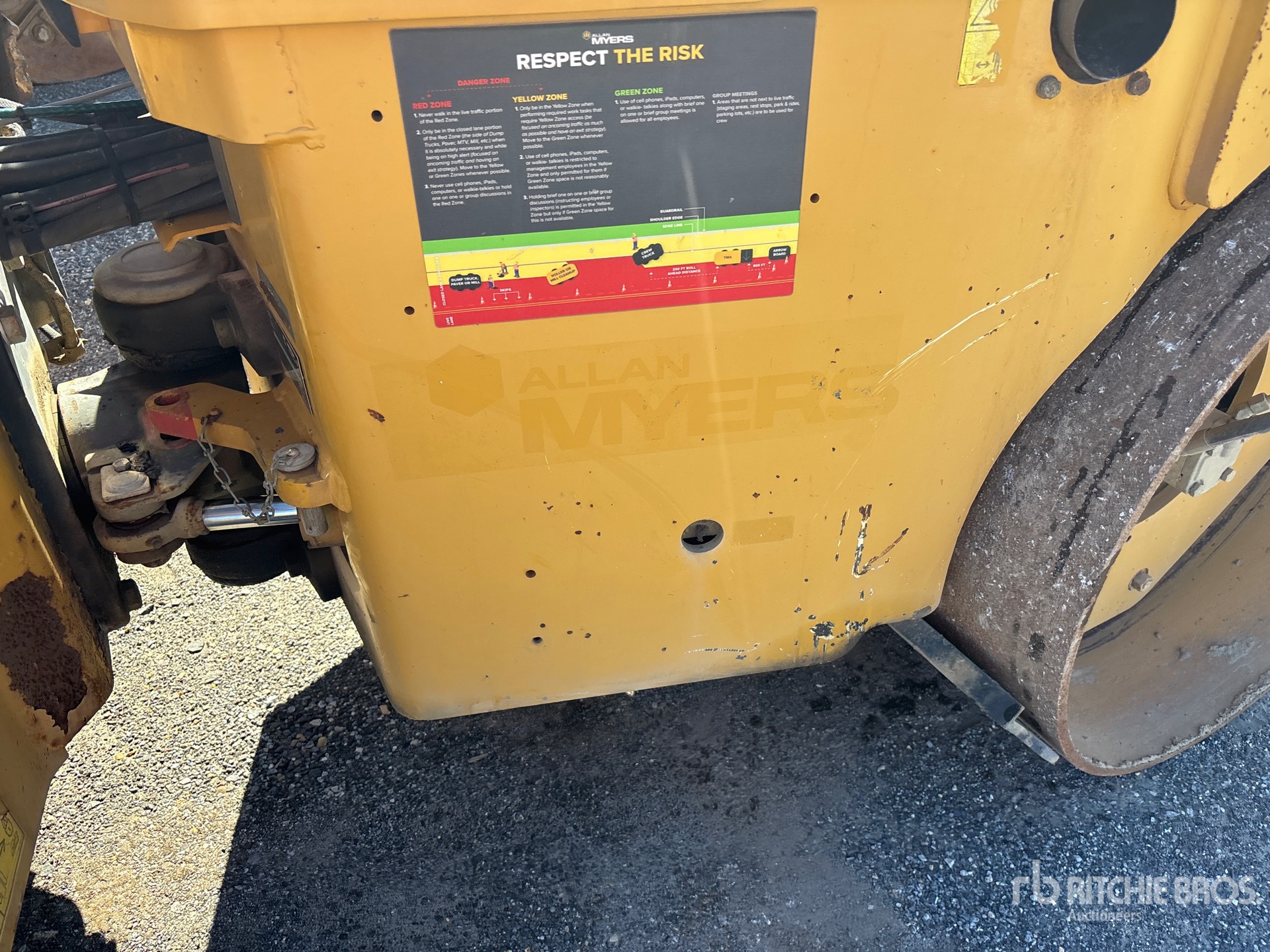 2017 Caterpillar CB34B
