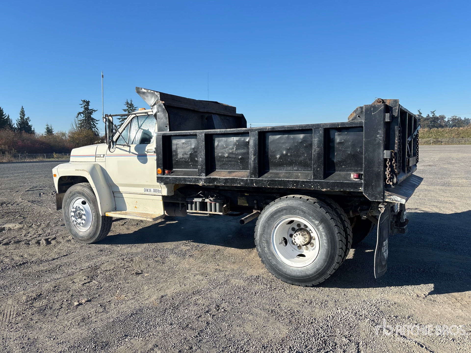 1985 Ford F-800