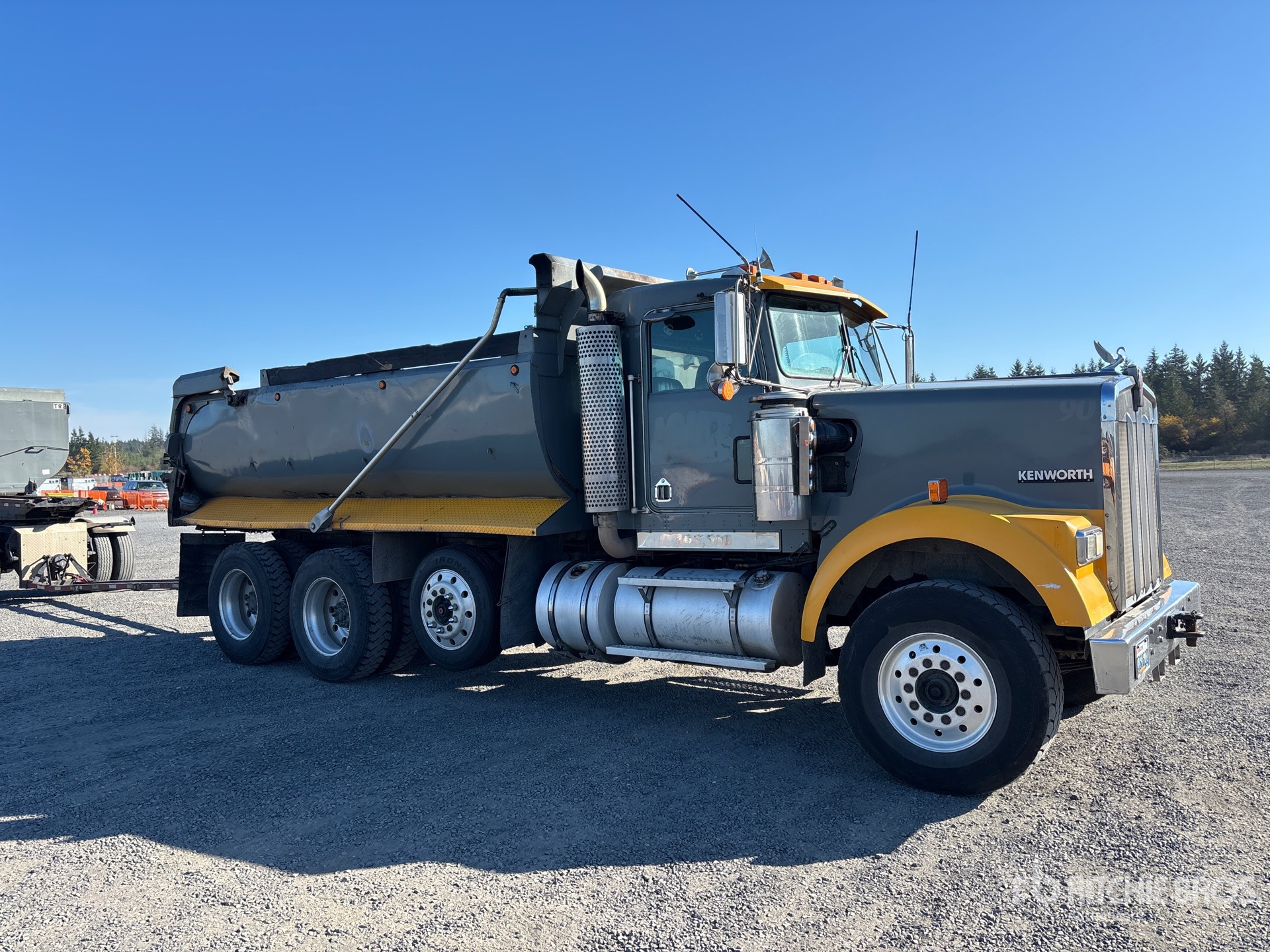 1990 Kenworth W900