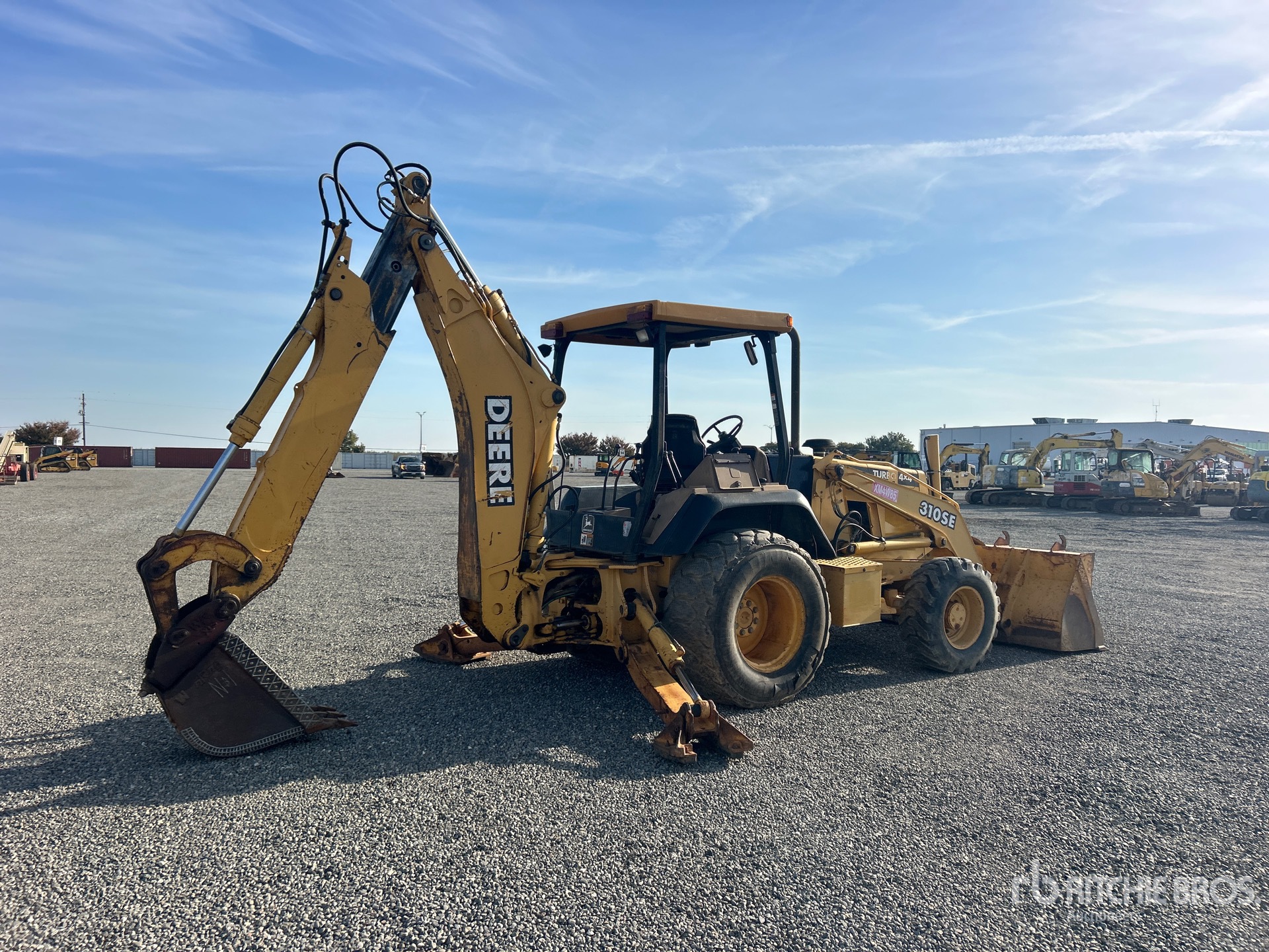 2000 John Deere 310SE