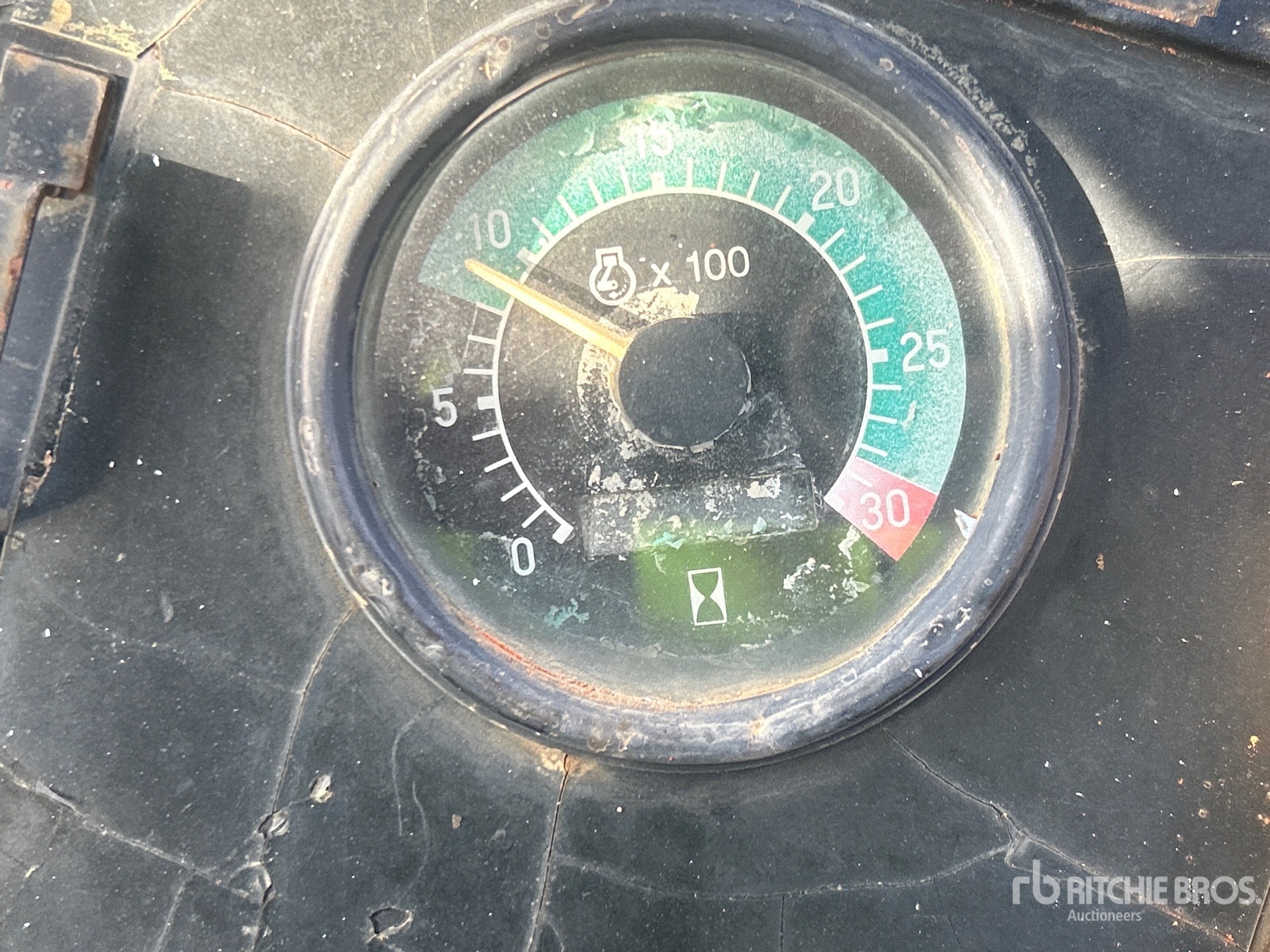 2000 John Deere 310SE