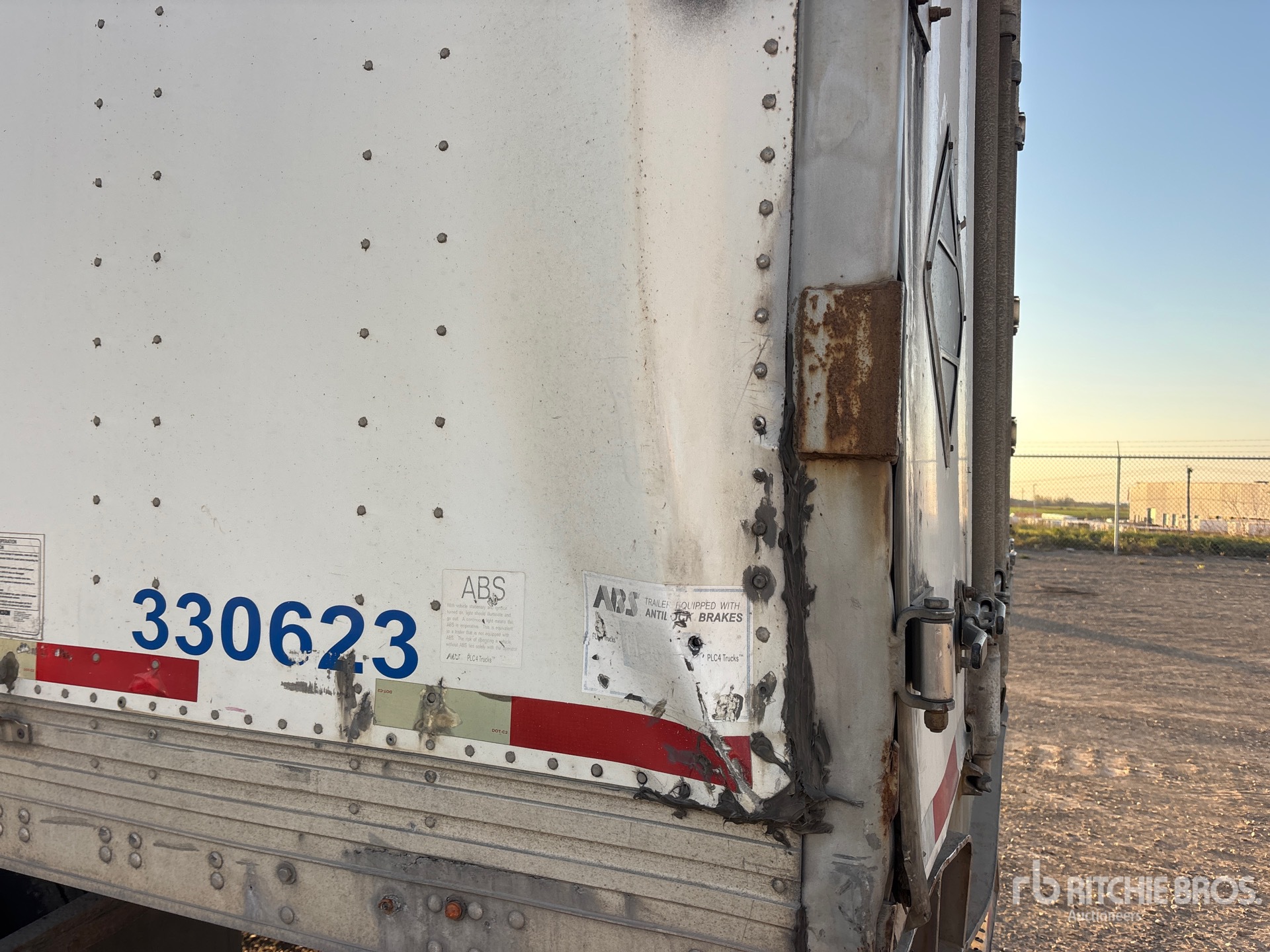 2006 Utility 53 FT X 102 IN TRI/A