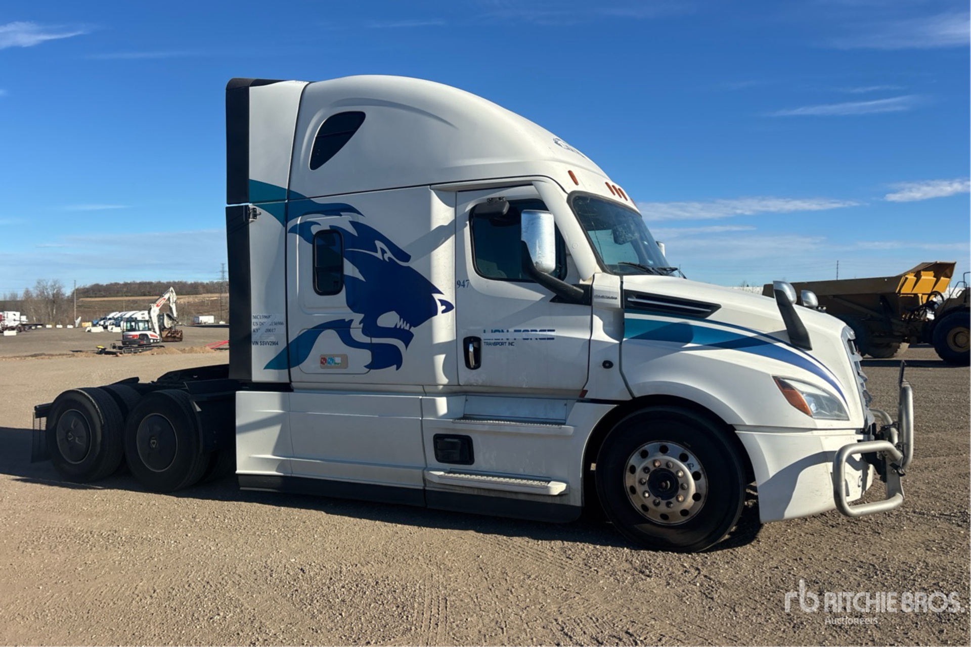 2025 Freightliner CASCADIA 126