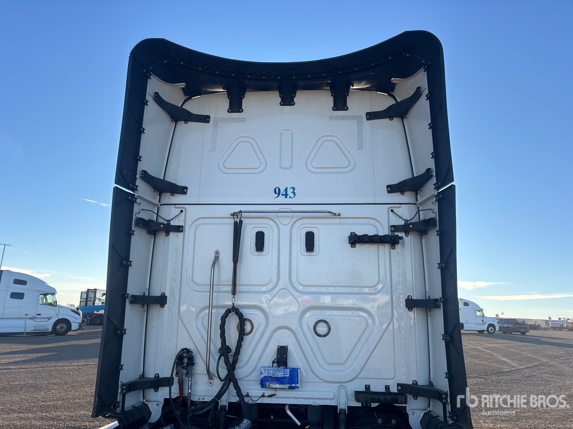 2025 Freightliner CASCADIA 126