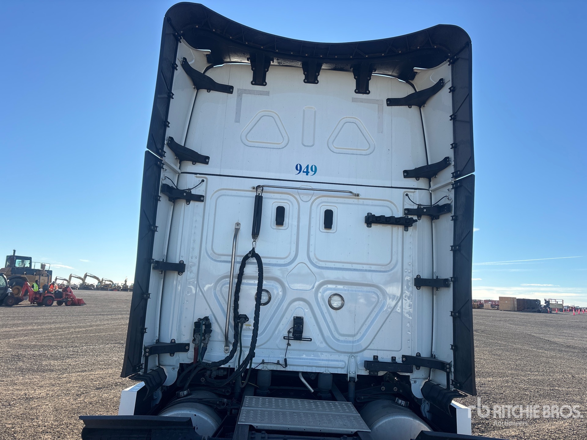 2025 Freightliner CASCADIA 126