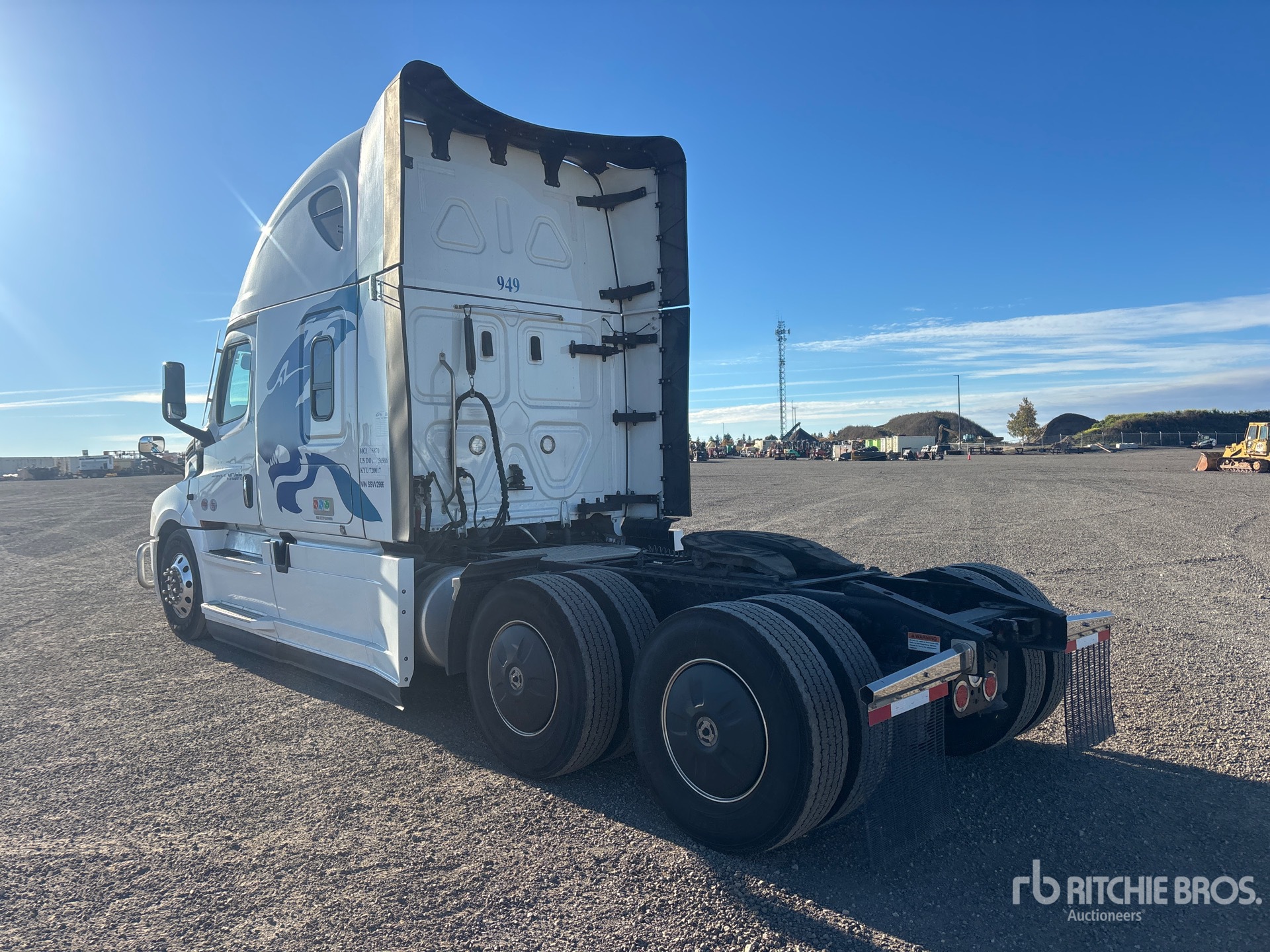2025 Freightliner CASCADIA 126