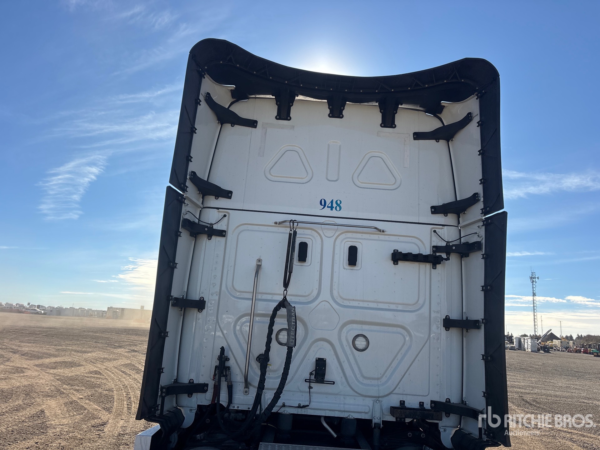2025 Freightliner CASCADIA 126