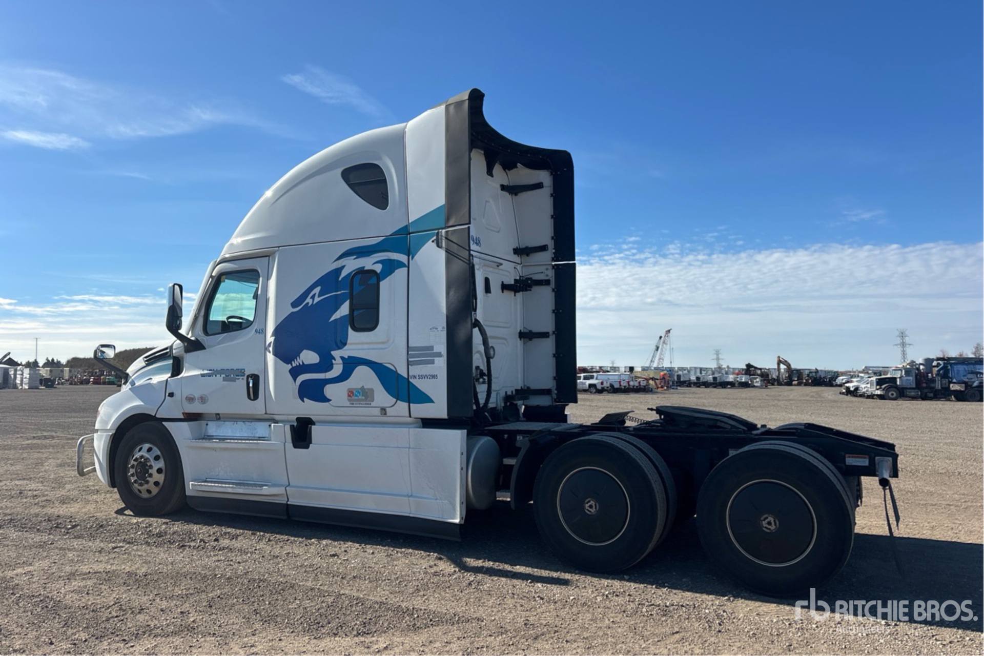 2025 Freightliner CASCADIA 126