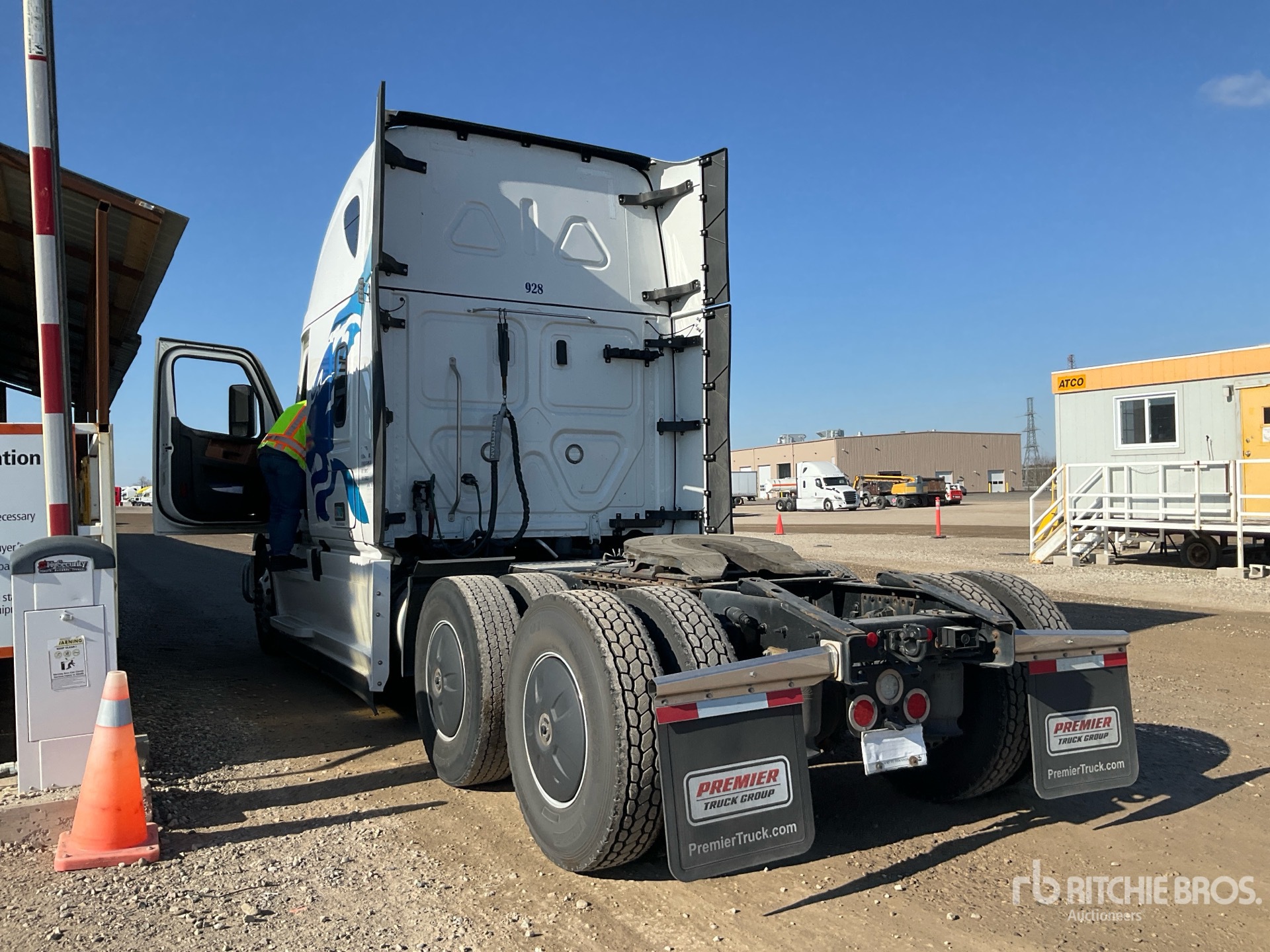 2024 Freightliner CASCADIA 126