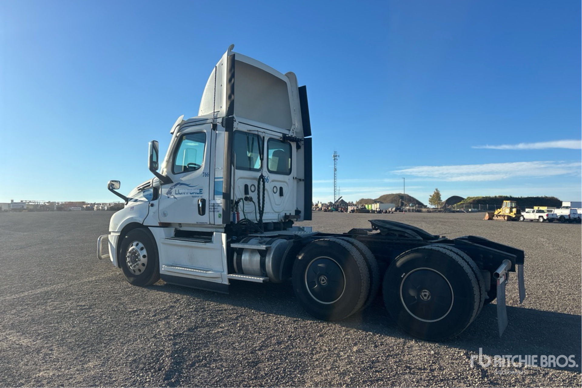 2023 Freightliner CASCADIA 126